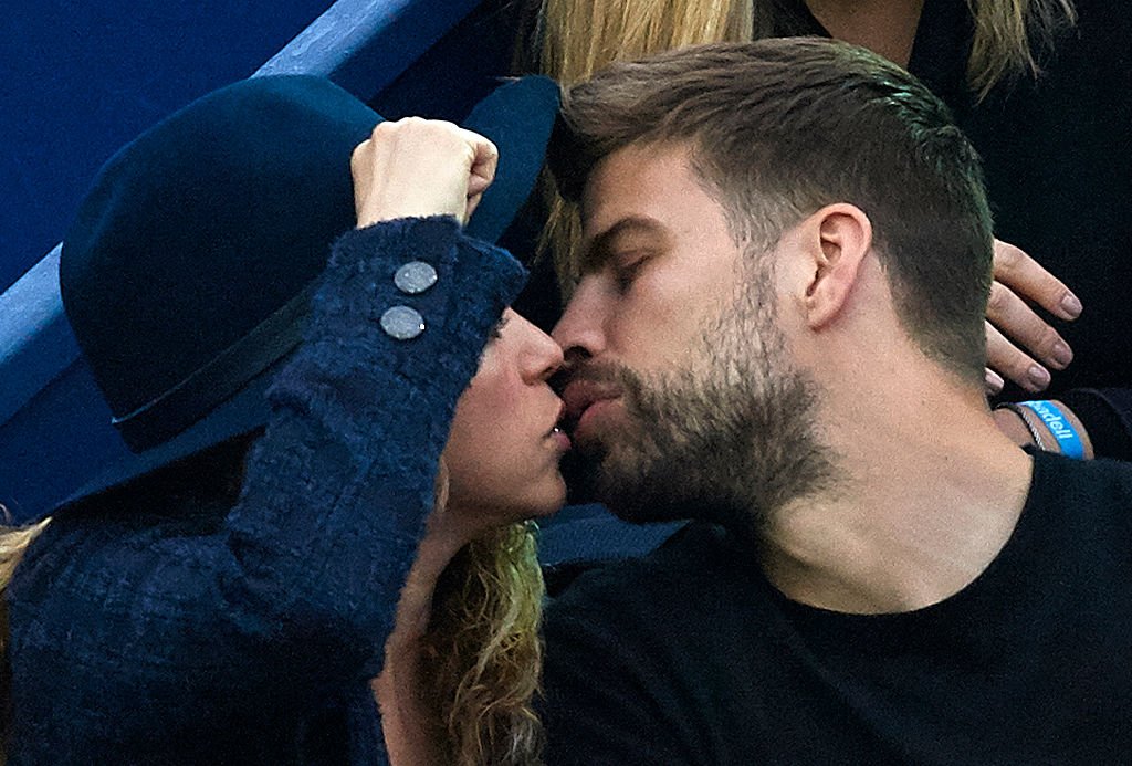 Shakira y Gerard Piqué besándose.| Fuente: Getty Images