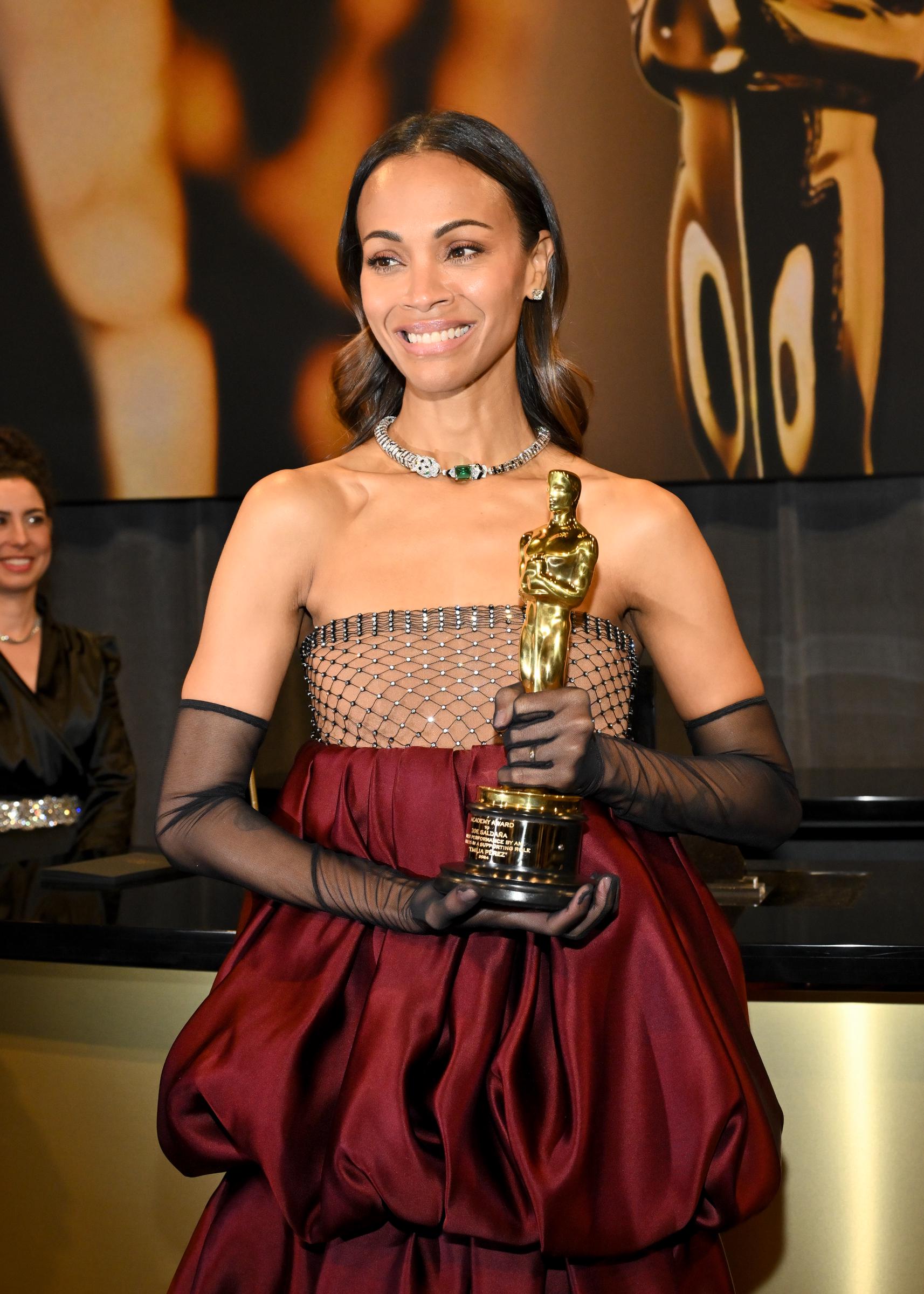 Zoe Saldana en la 97ª edición de los Oscar celebrada en el Dolby Theatre de Hollywood, California, el 2 de marzo de 2025 | Fuente: Getty Images
