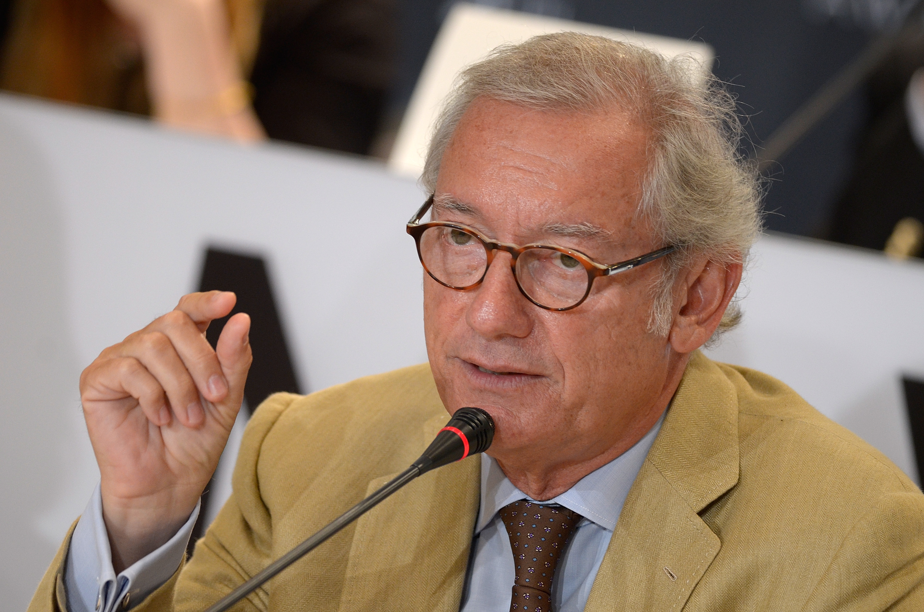 Isak Andic, CEO de Mango, asiste a la rueda de prensa de la 4ª edición de los Mango Fashion Awards 2012, celebrada en el Hotel Majestic el 30 de mayo de 2012 en Barcelona, ​​España. | Fuente: Getty Images