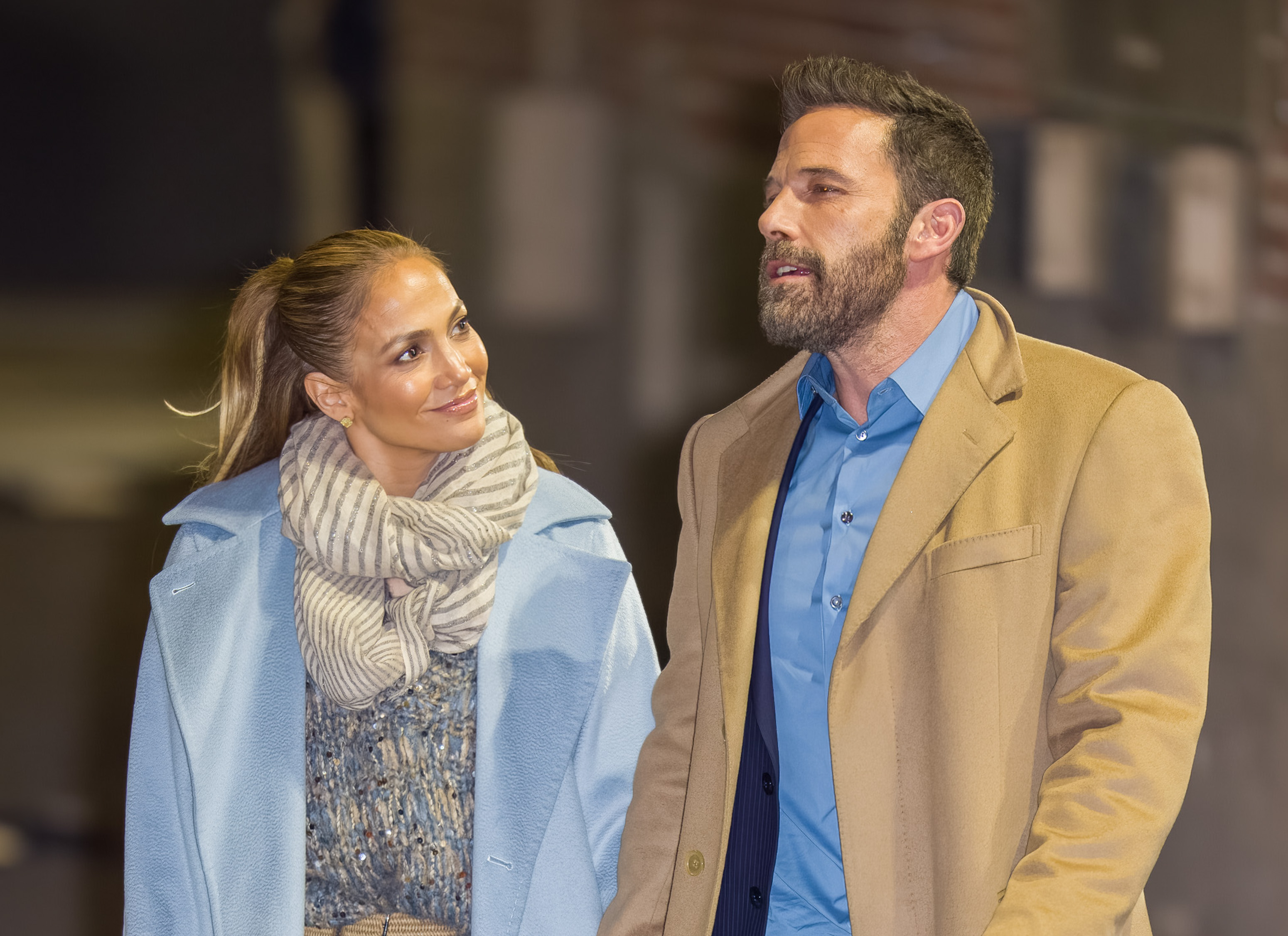 Jennifer Lopez y Ben Affleck son vistos en "Jimmy Kimmel Live" en Los Ángeles, California, el 15 de diciembre de 2021 | Fuente: Getty Images