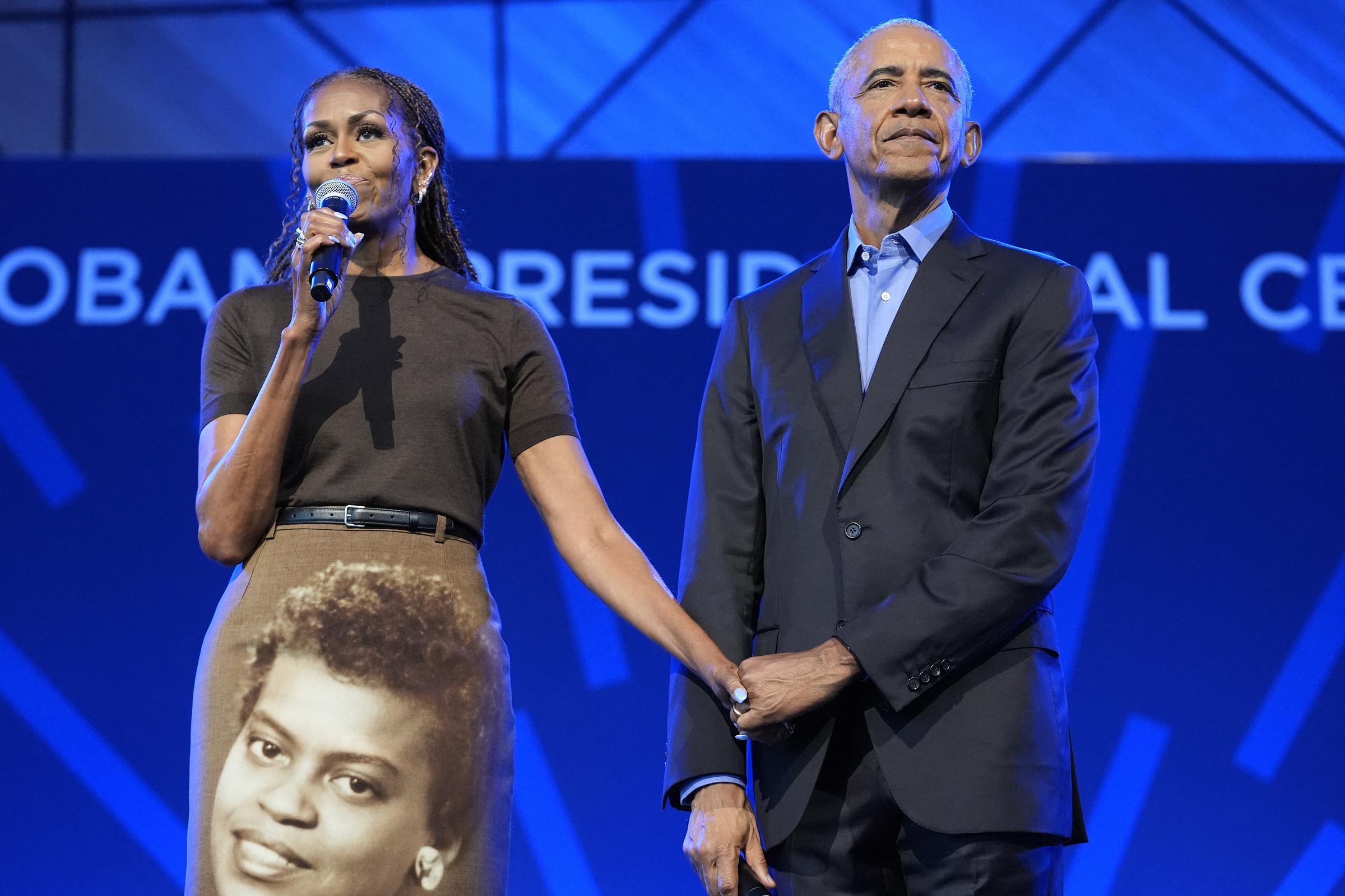 Las apariciones públicas en Chicago en 2026 tuvieron lugar en un año clave para el Centro Presidencial Obama, un proyecto muy vinculado a la ciudad donde la pareja se conoció. | Fuente: Getty Images