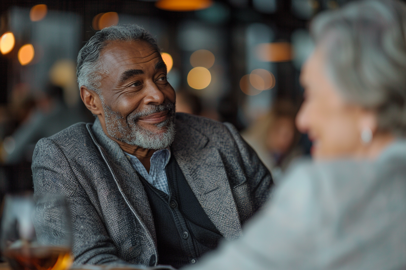 Un hombre feliz en un restaurante | Fuente: Midjourney