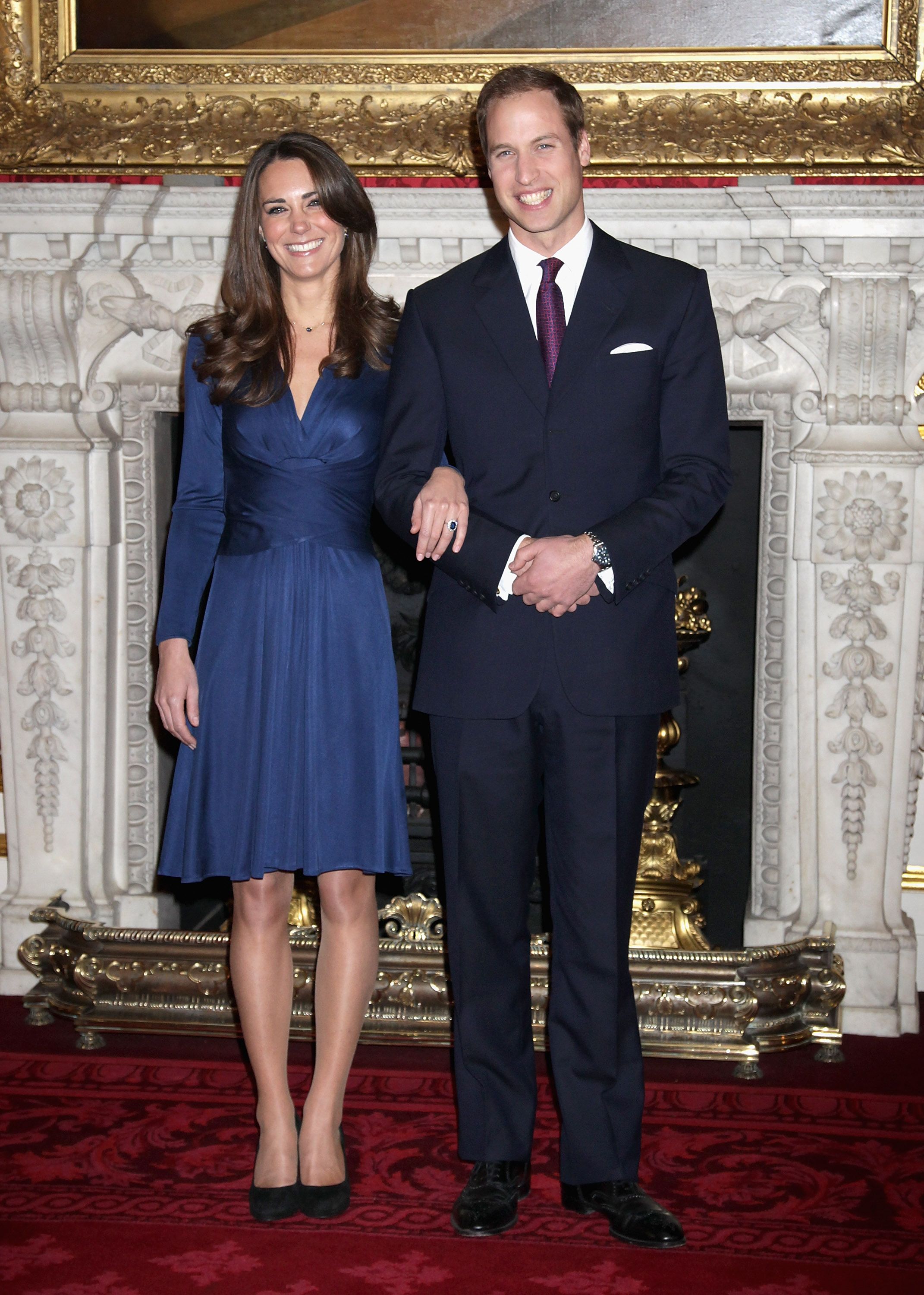 El príncipe William y Kate Middleton en los Apartamentos de Estado del Palacio de St James el 16 de noviembre de 2010, en Londres, Inglaterra. | Foto: Getty Images
