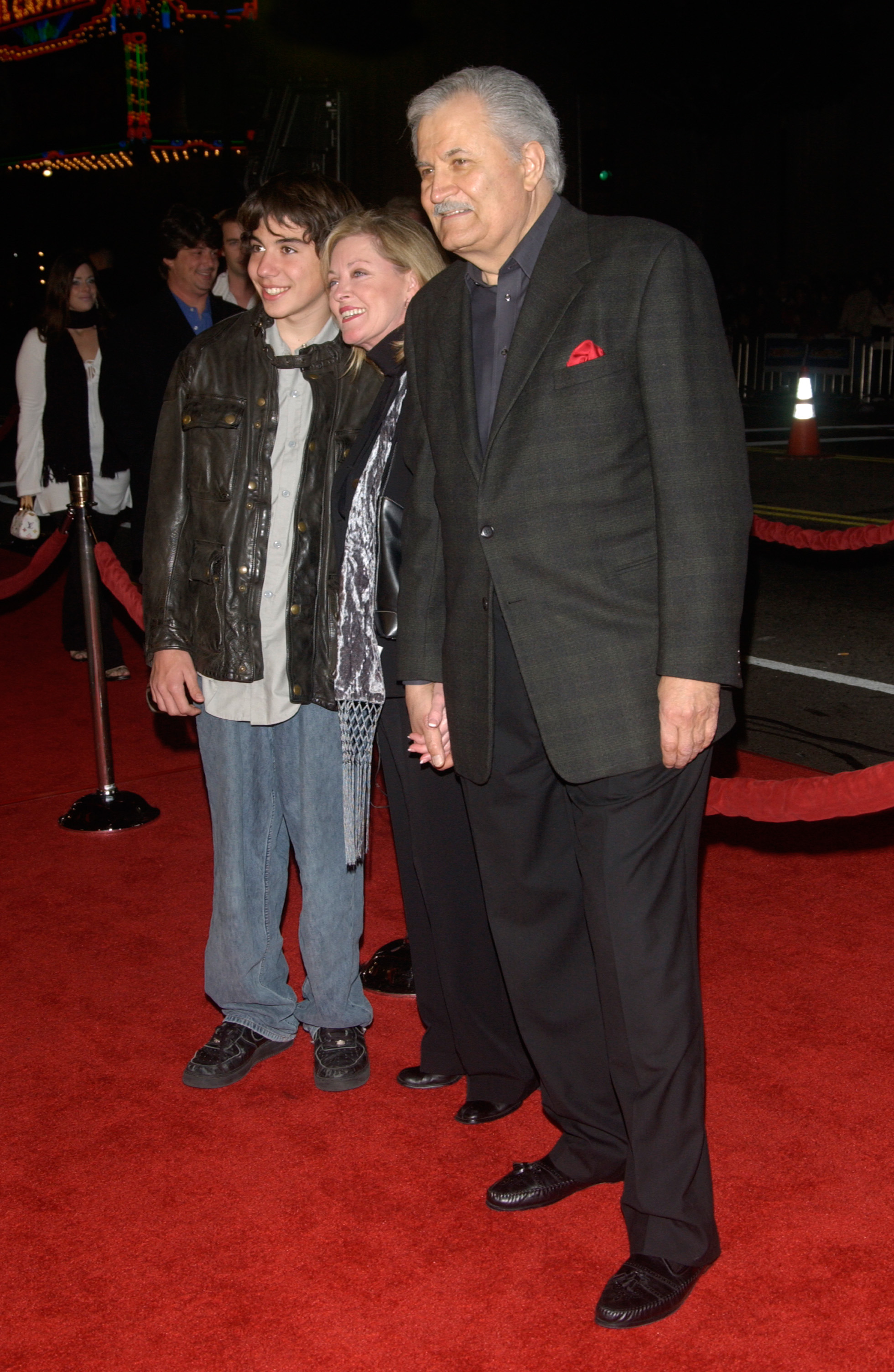 John Aniston con su mujer Sherry Rooney y su hijo Alexander en California en 2004 | Foto: Shutterstock