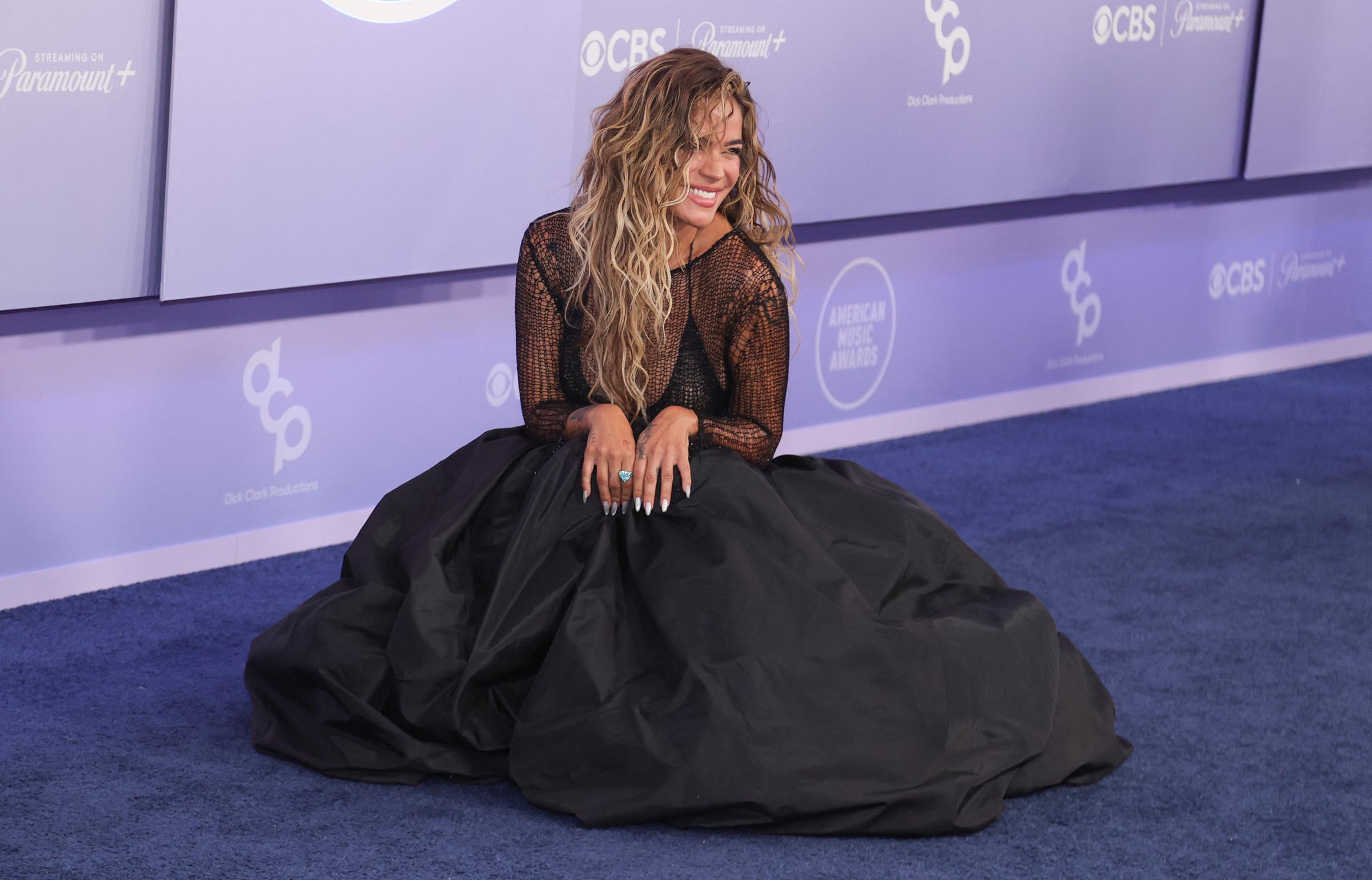 La cantante colombiana Karol G asiste a los American Music Awards en el MGM Grand Garden Arena de Las Vegas, Nevada, el 25 de mayo de 2026.