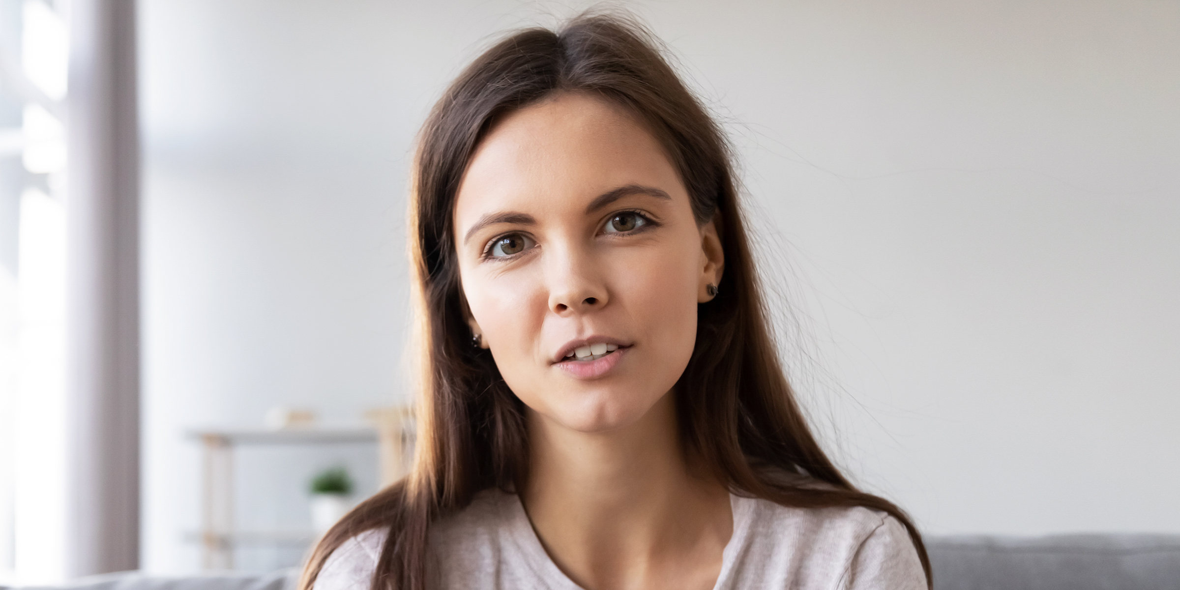 Primer plano de una mujer | Fuente: Shutterstock