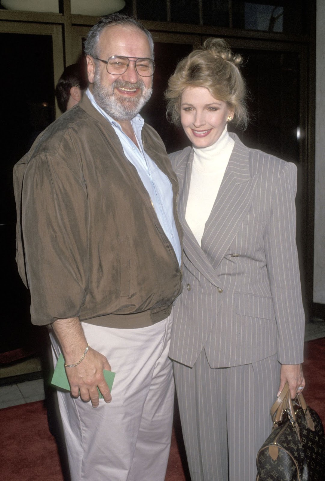 Steve Sohmer y la actriz de "Days of Our Lives" en el estreno de "Much Ado About Nothing" en Westwood el 10 de mayo de 1993. | Fuente: Getty Images