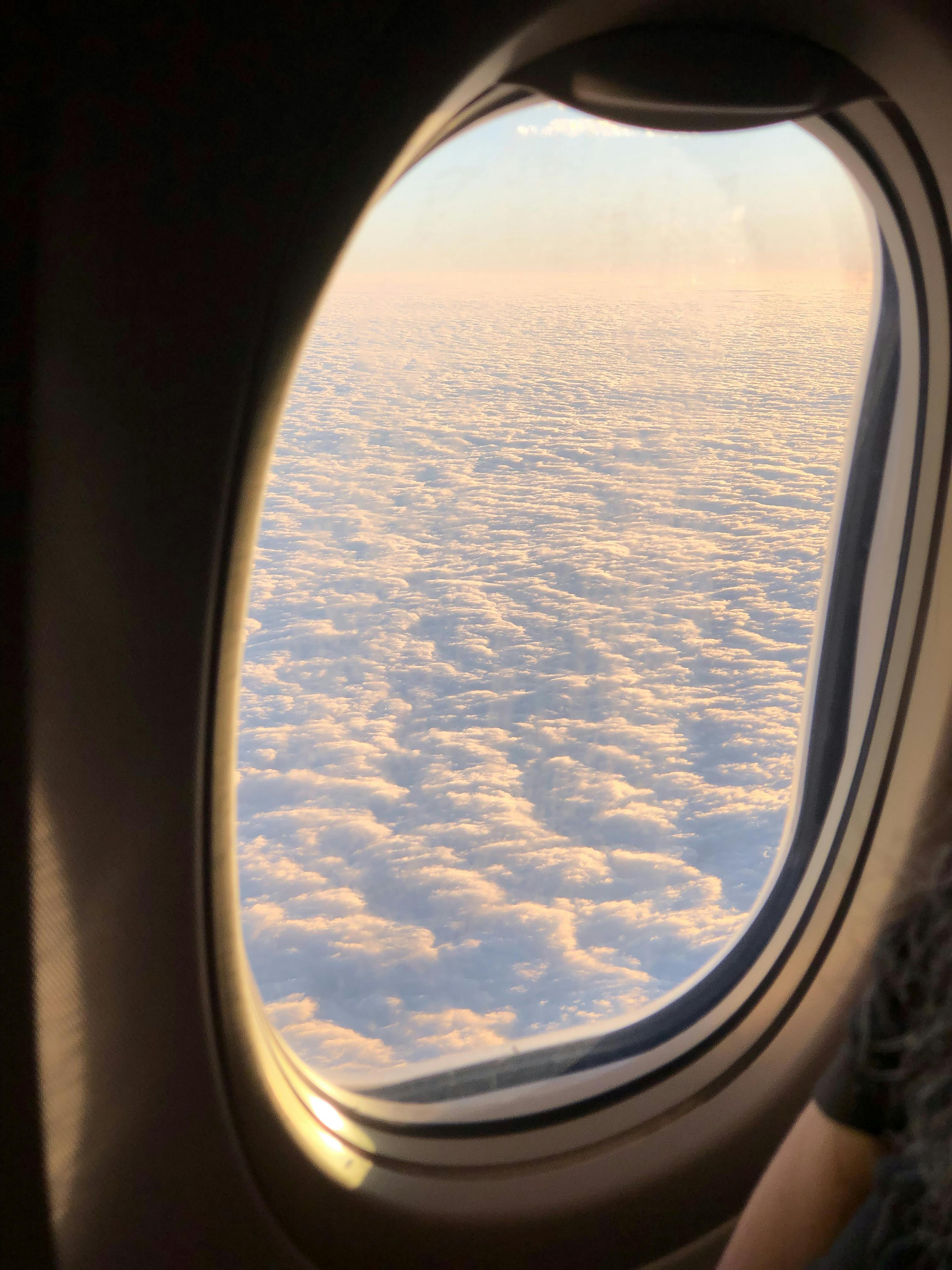 La vista desde la ventanilla de un avión | Fuente: Pexels