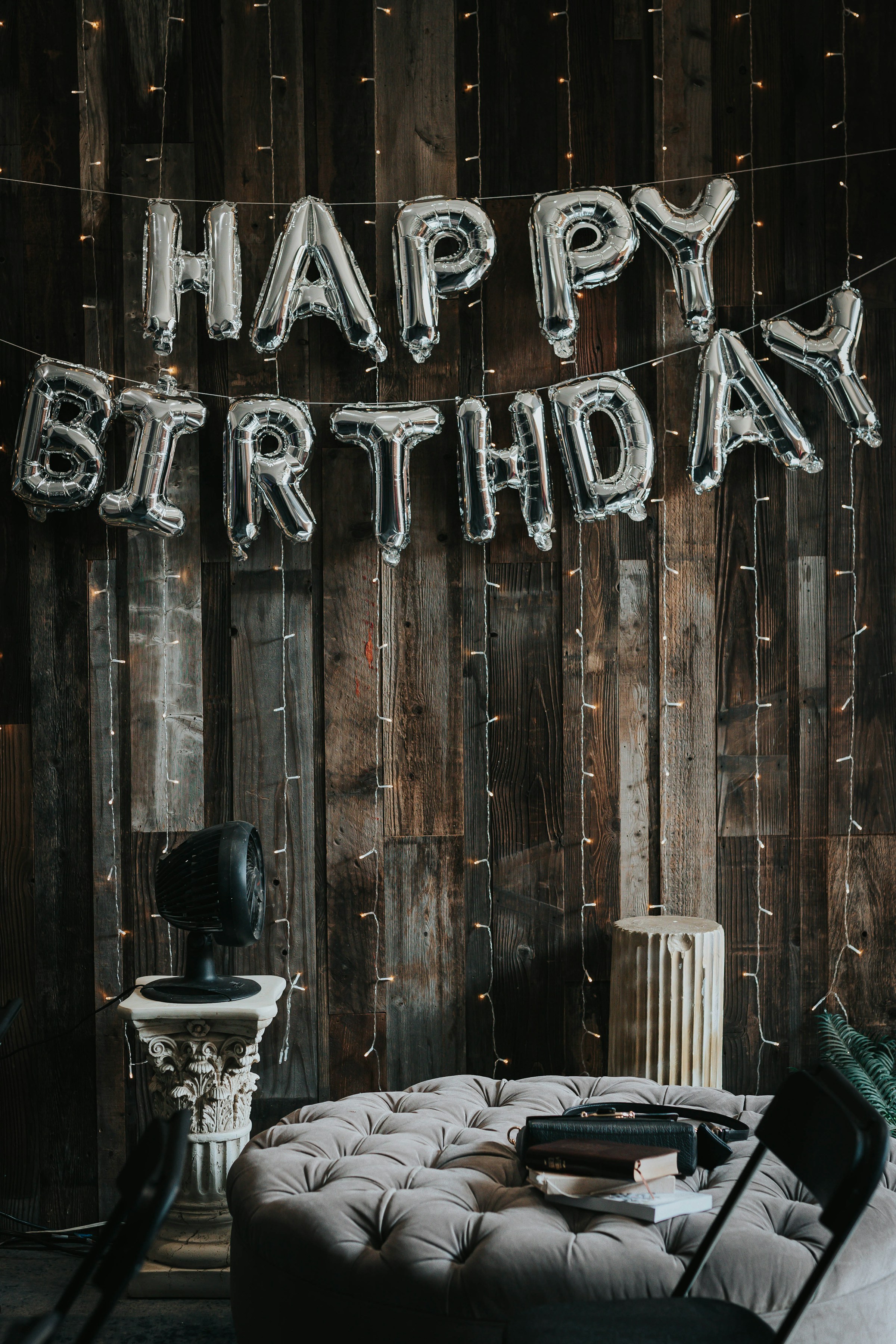 Feliz cumpleaños con globos | Fuente: Unsplash