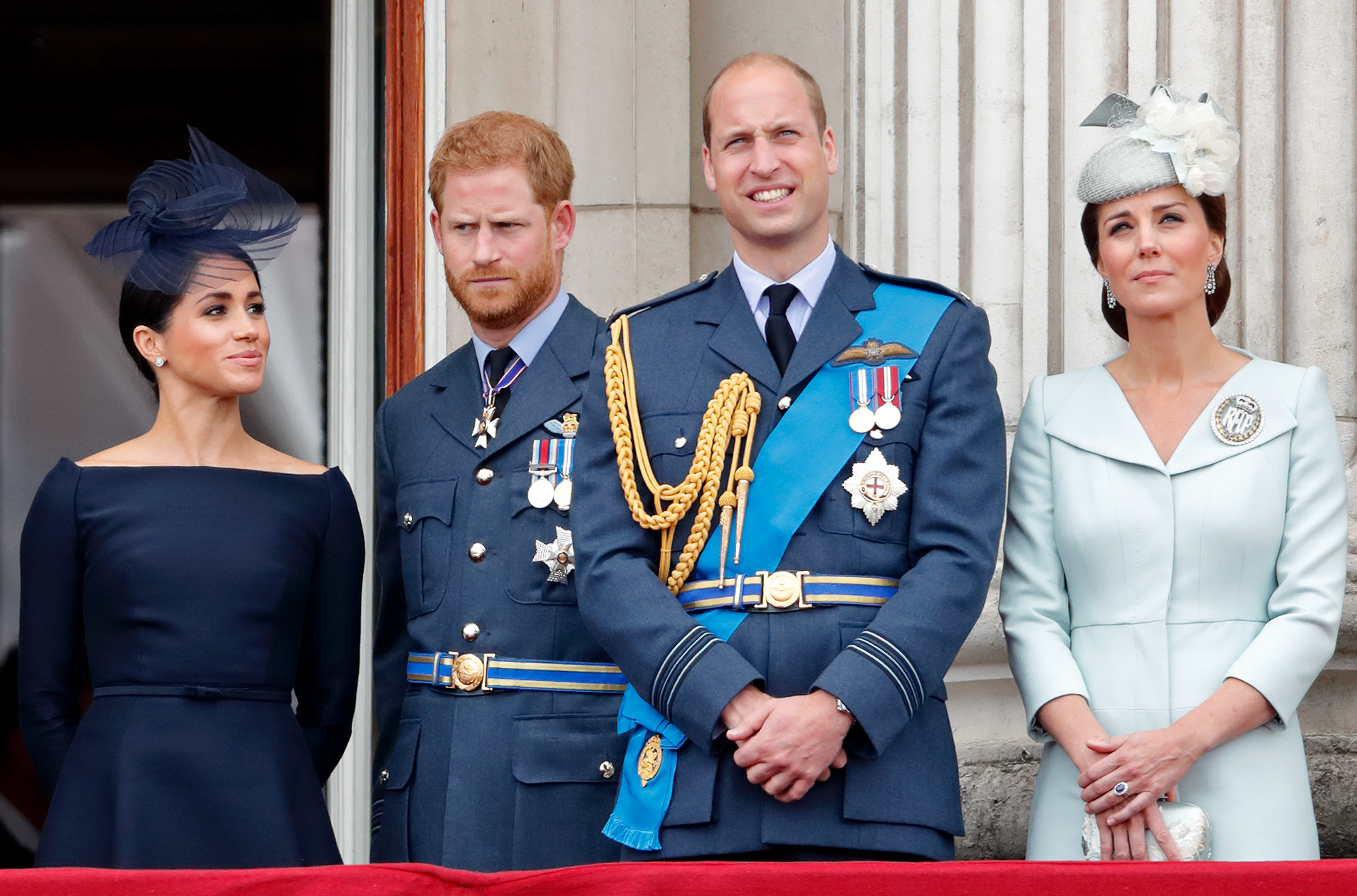 Meghan, duquesa de Sussex, el príncipe Harry, el príncipe William y la princesa Kate fotografiados en el balcón del palacio de Buckingham el 10 de julio de 2018, en Londres, Inglaterra. | Fuente: Getty Images