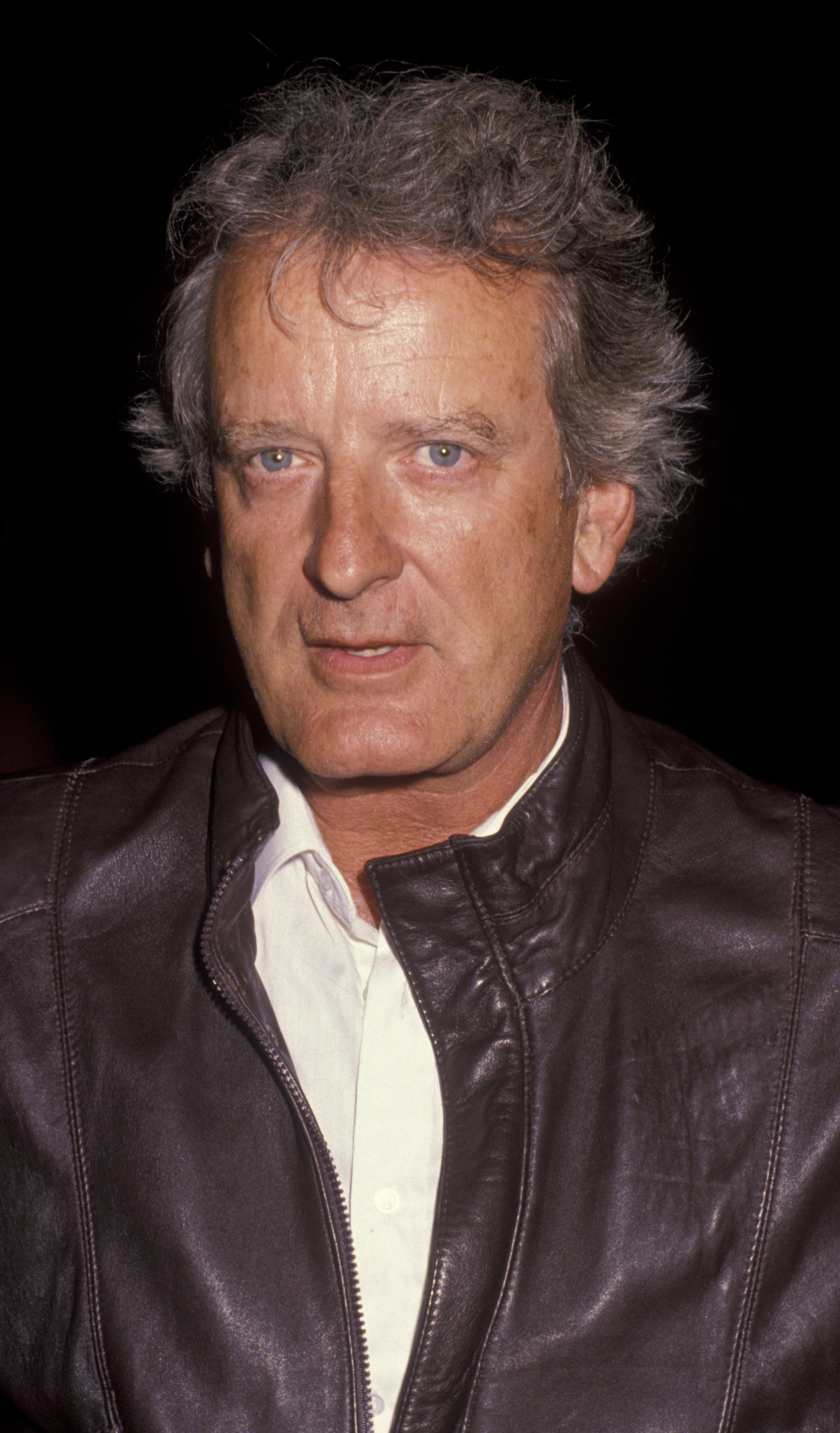 Nicolas Coster asiste a la proyección de "By Dawn's Early Light" en Hollywood, California, el 7 de mayo de 1990. | Fuente: Getty Images