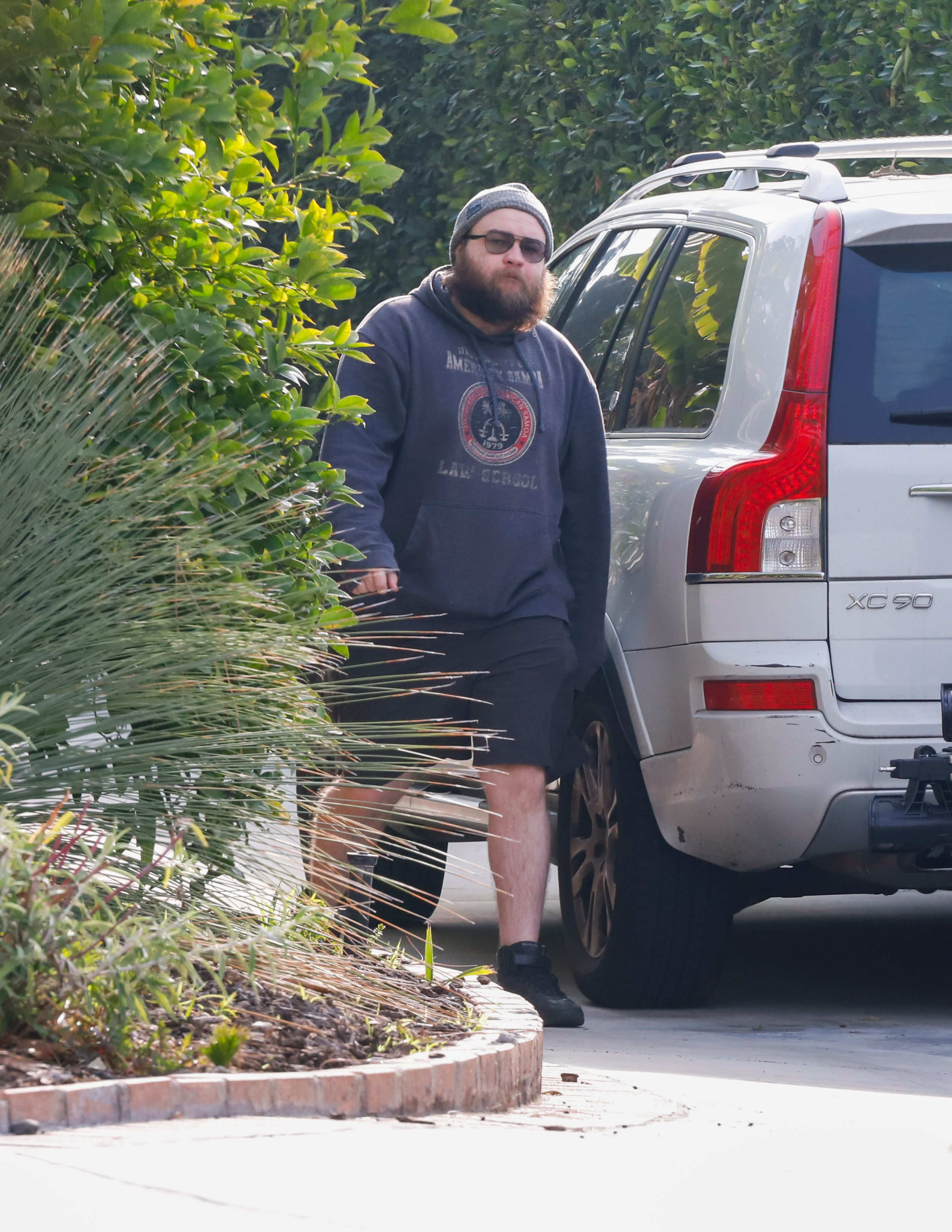 Angus T. Jones visto el 24 de febrero de 2024, en Los Ángeles, California. | Fuente: Getty Images