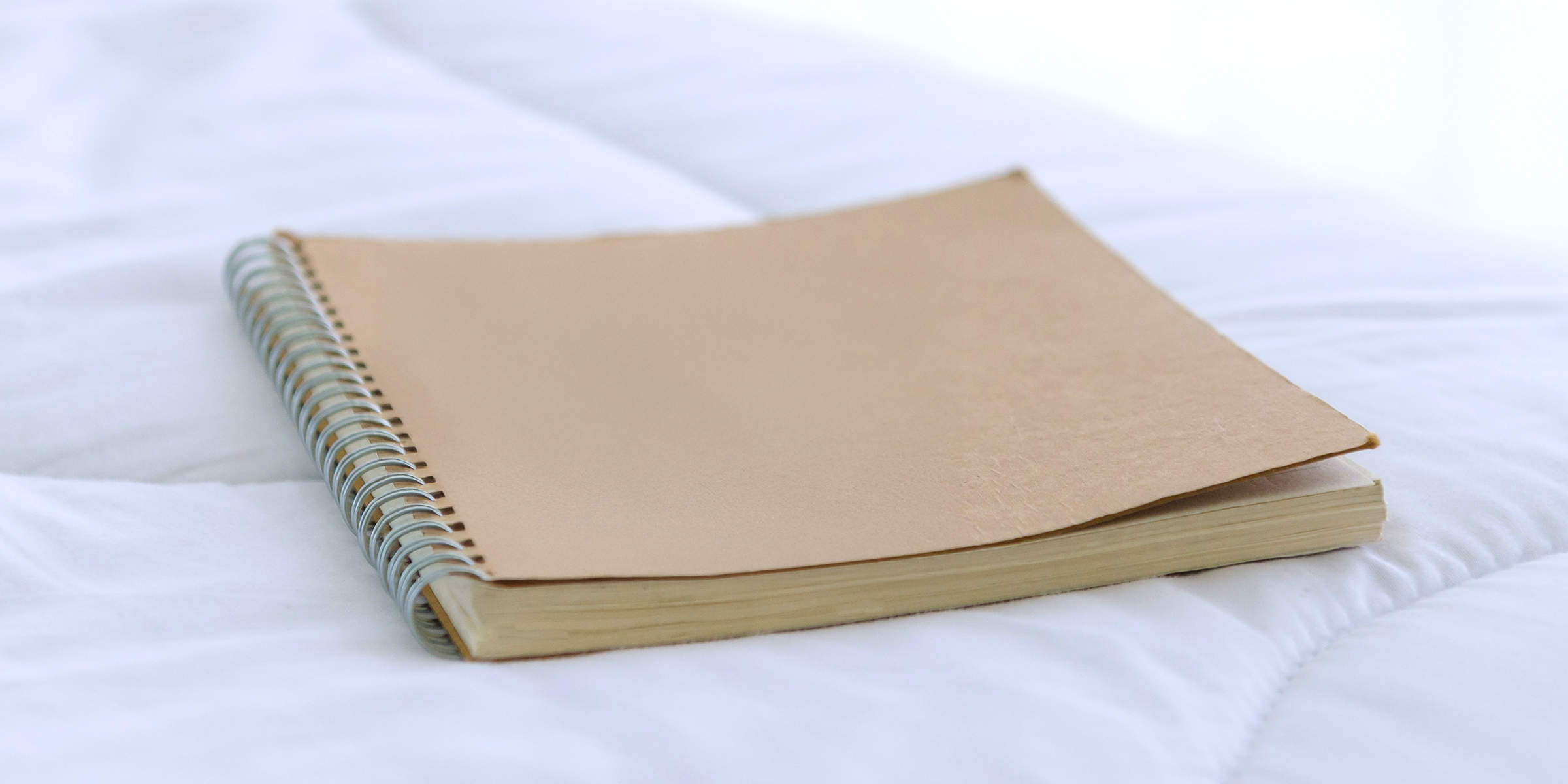 Libreta de espiral cerrada | Fuente: Shutterstock