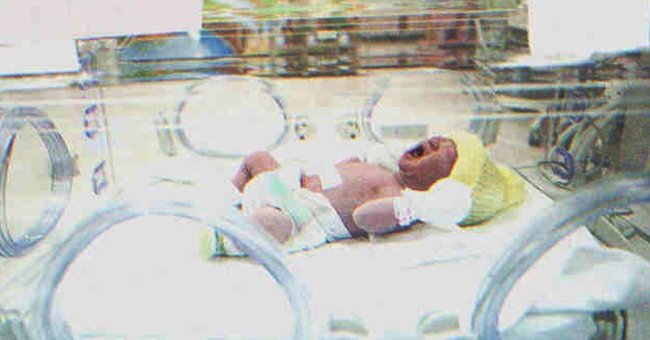 Bebé en incubadora | Foto: Shutterstock