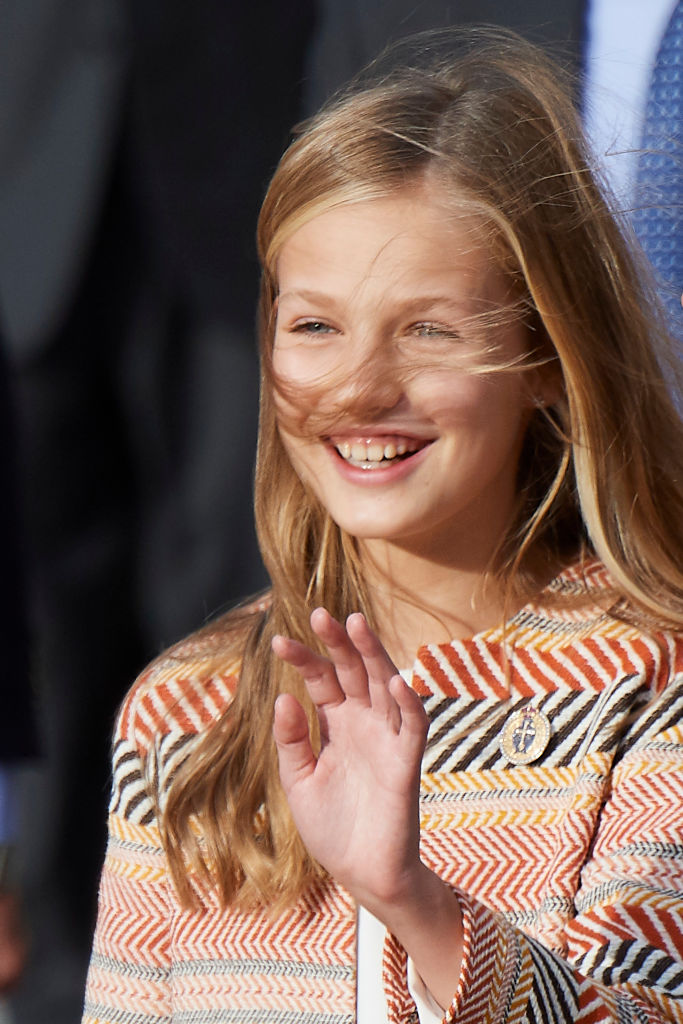 La princesa Leonor de España llega a la Catedral de Oviedo antes de la entrega de los Premios Princesa de Asturias 2019, el 17 de octubre de 2019 en Oviedo. | Foto: Getty Images