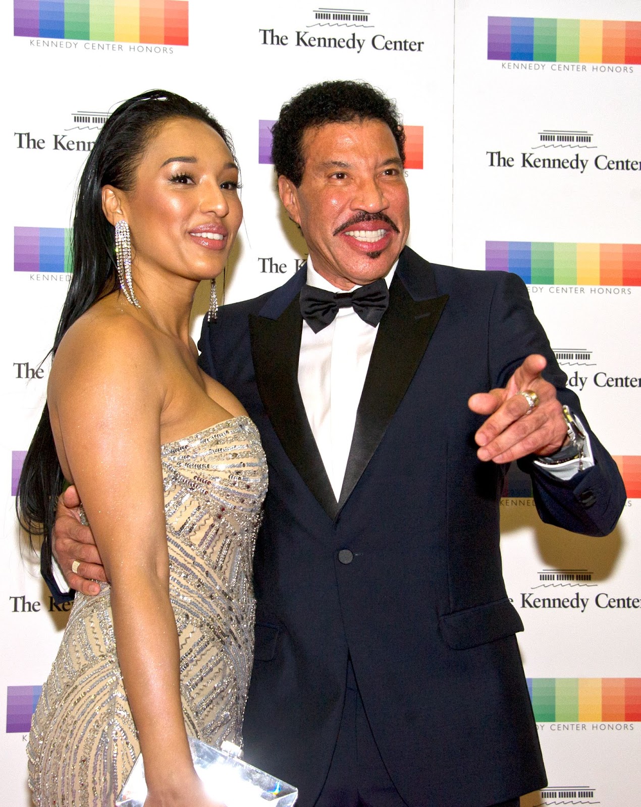 Lionel Richie y Lisa Parigi en la Cena Formal de Artistas en honor a los galardonados de la 40ª edición de los Kennedy Center Honors el 2 de diciembre de 2017, en Washington, DC. | Fuente: Getty Images