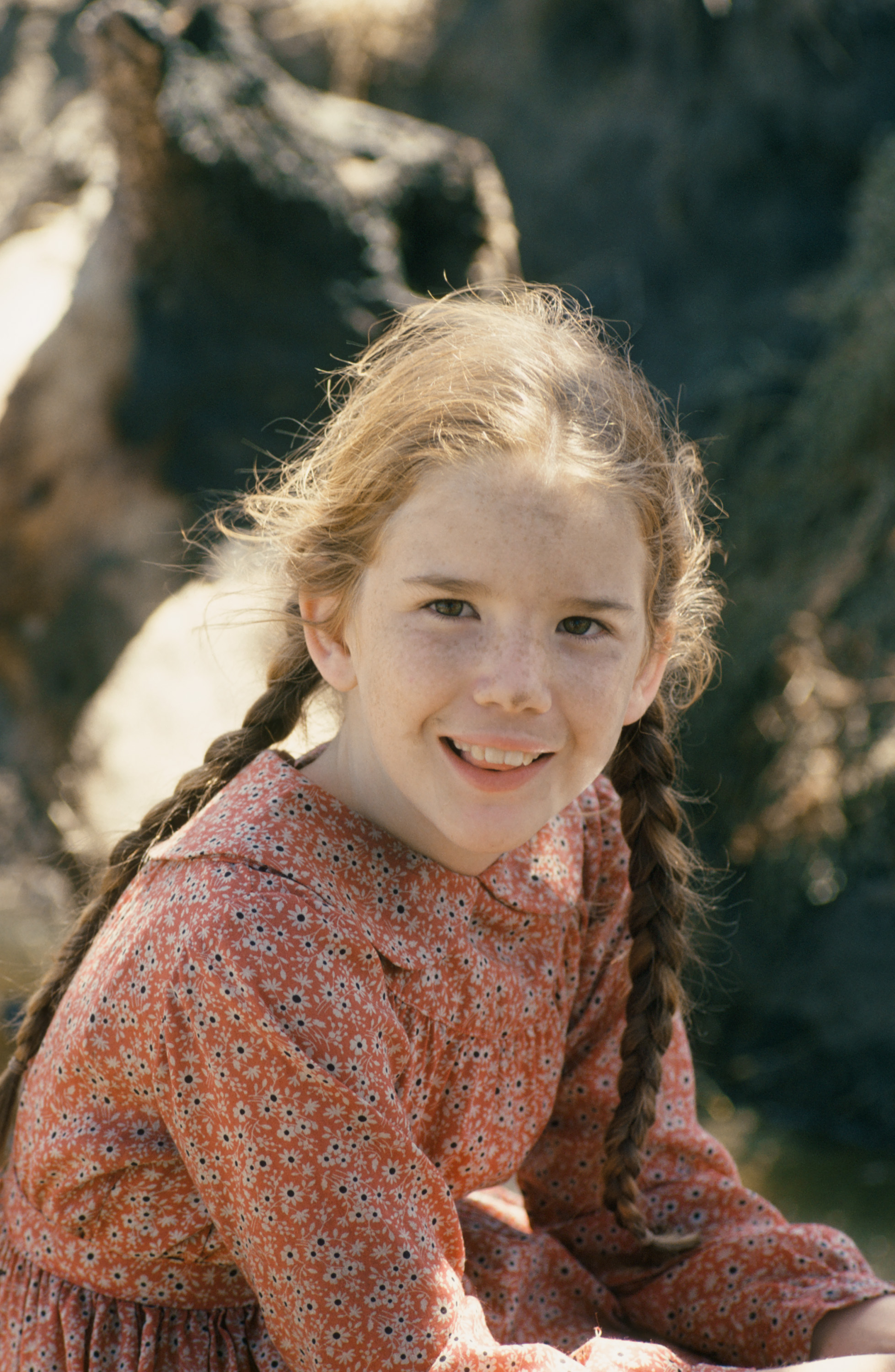 La ex estrella infantil como Laura Elizabeth Ingalls Wilder en el plató de "Little House on the Prairie" | Fuente: Getty Images