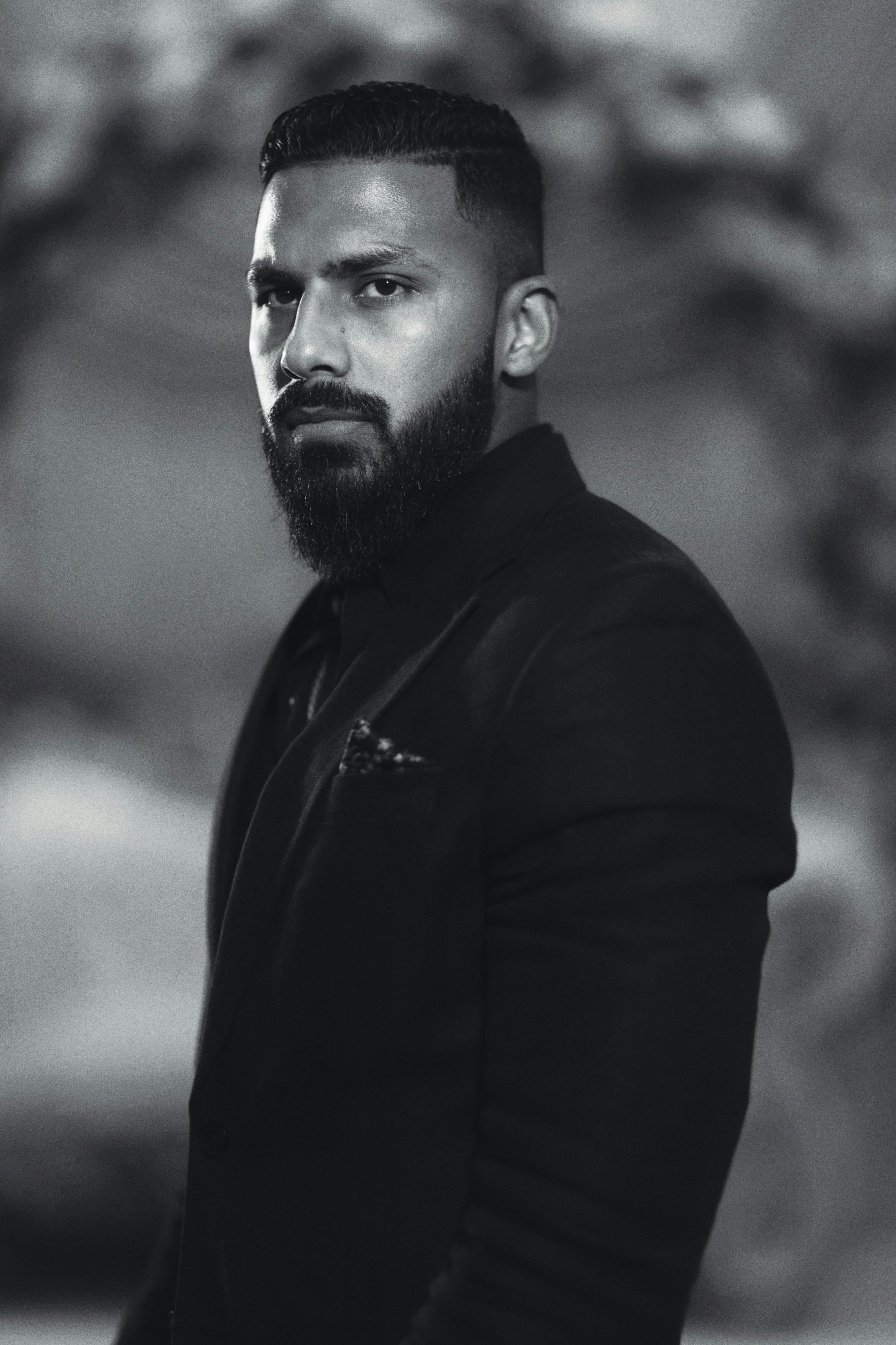 Un uomo serio | Fonte: Pexels