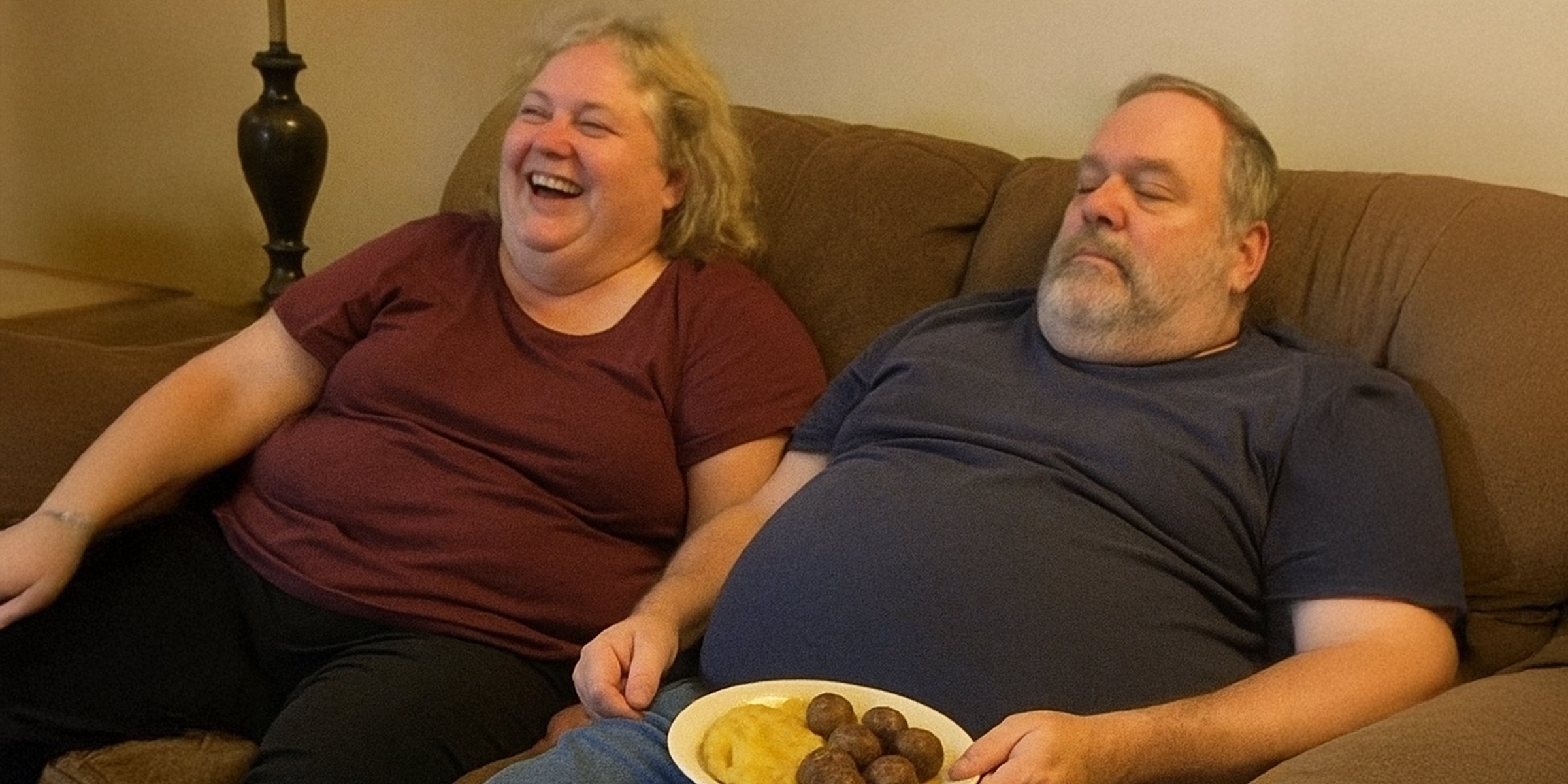 Dos personas riendo | Fuente: The Celebritist