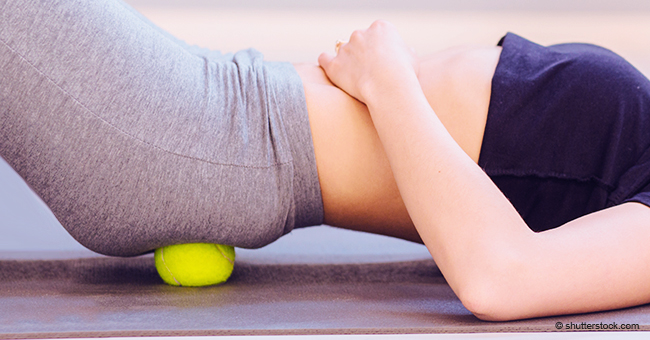 Ejercicios: cómo detener el dolor de espalda y nervio ciático con una pelota de tenis