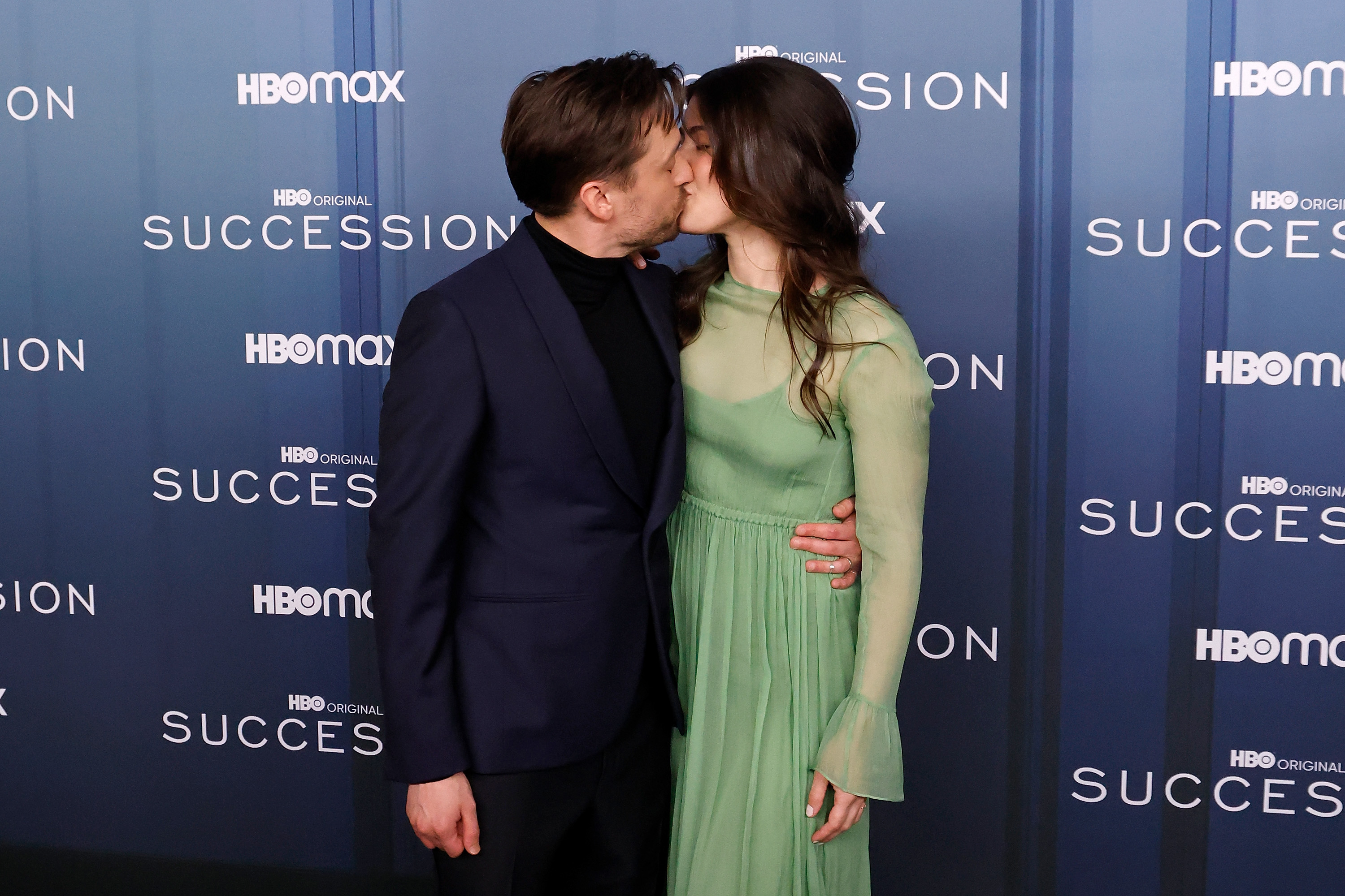 Kieran Culkin y su esposa Jazz Charton asisten al estreno de la cuarta temporada de "Succession" el 20 de marzo de 2023 en Nueva York | Fuente: Getty Images