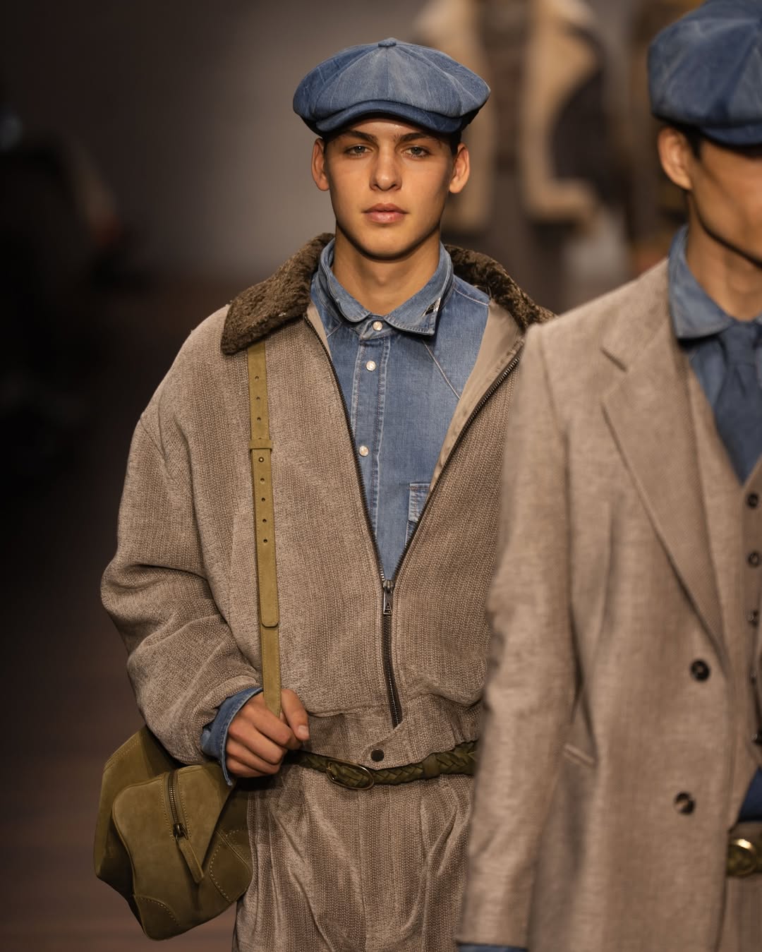 Benicio Gravier desfilando en la pasarela para Armani durante la Semana de la Moda en Milán | Fuente: Instagram/beniciogravier