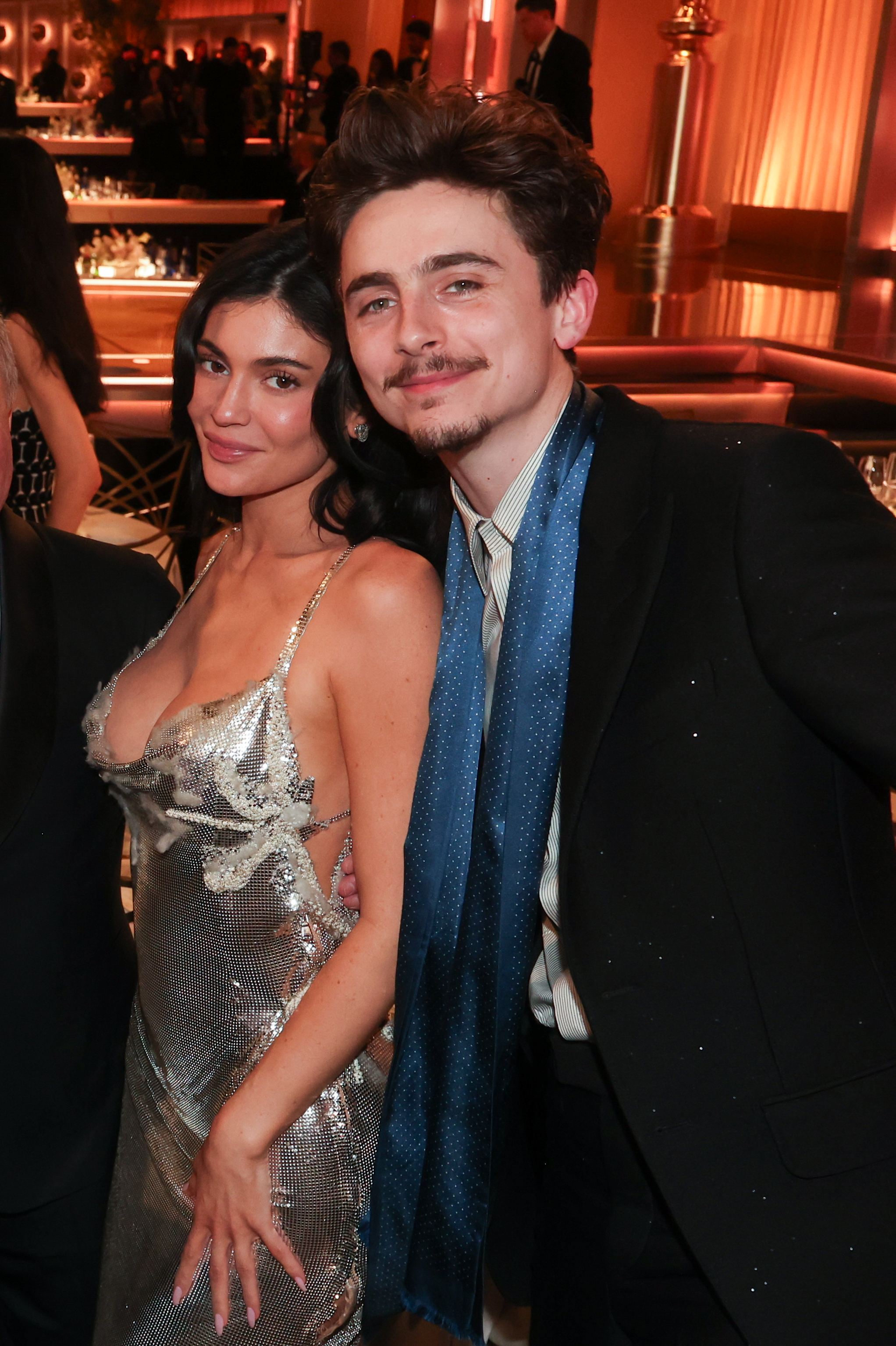 Kylie Jenner y Timothée Chalamet asisten a la 82 edición de los Golden Globes | Fuente: Getty Images