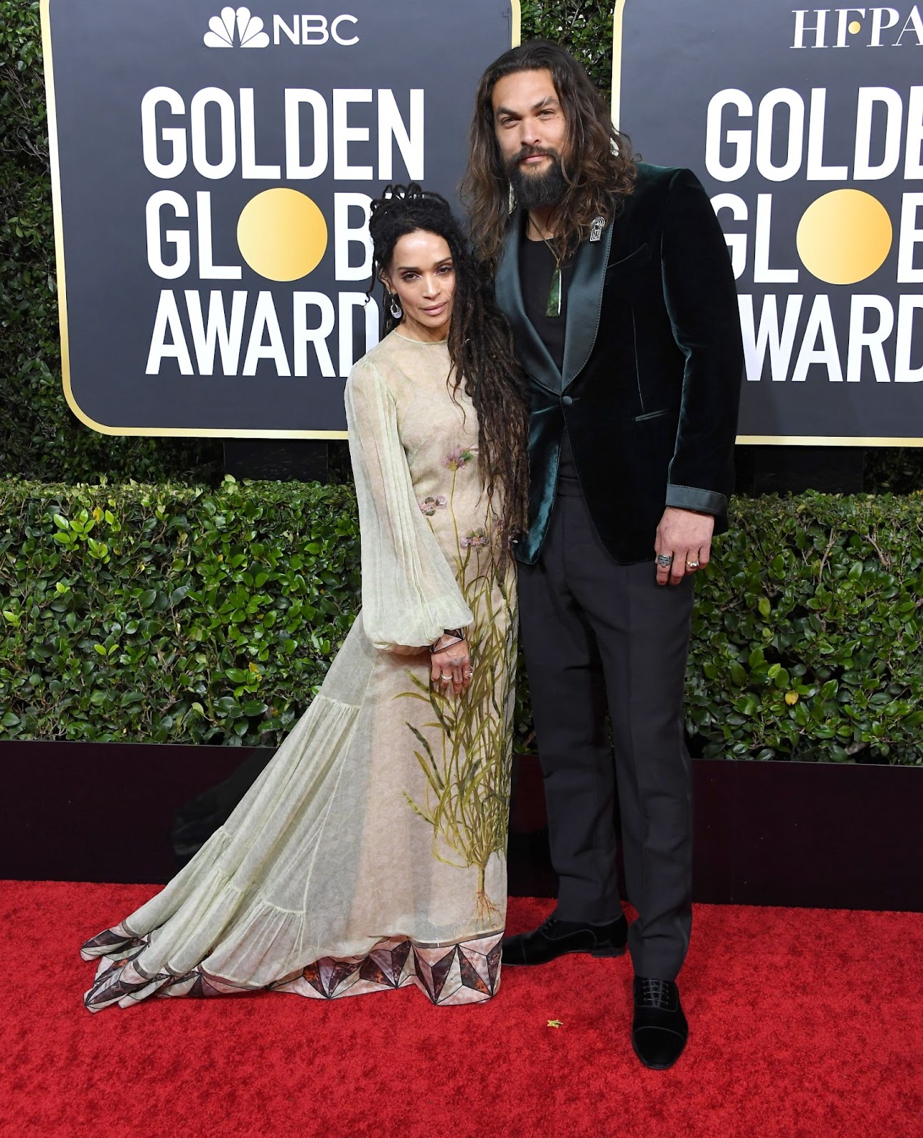 Lisa Bonet y Jason Momoa en la 77 edición de los Globos de Oro el 5 de enero de 2020, en California. La pareja hizo una aparición deslumbrante, mostrando su estilo distintivo y su fuerte asociación, que ha seguido siendo un ancla en sus vidas a pesar de su eventual separación | Fuente: Getty Images