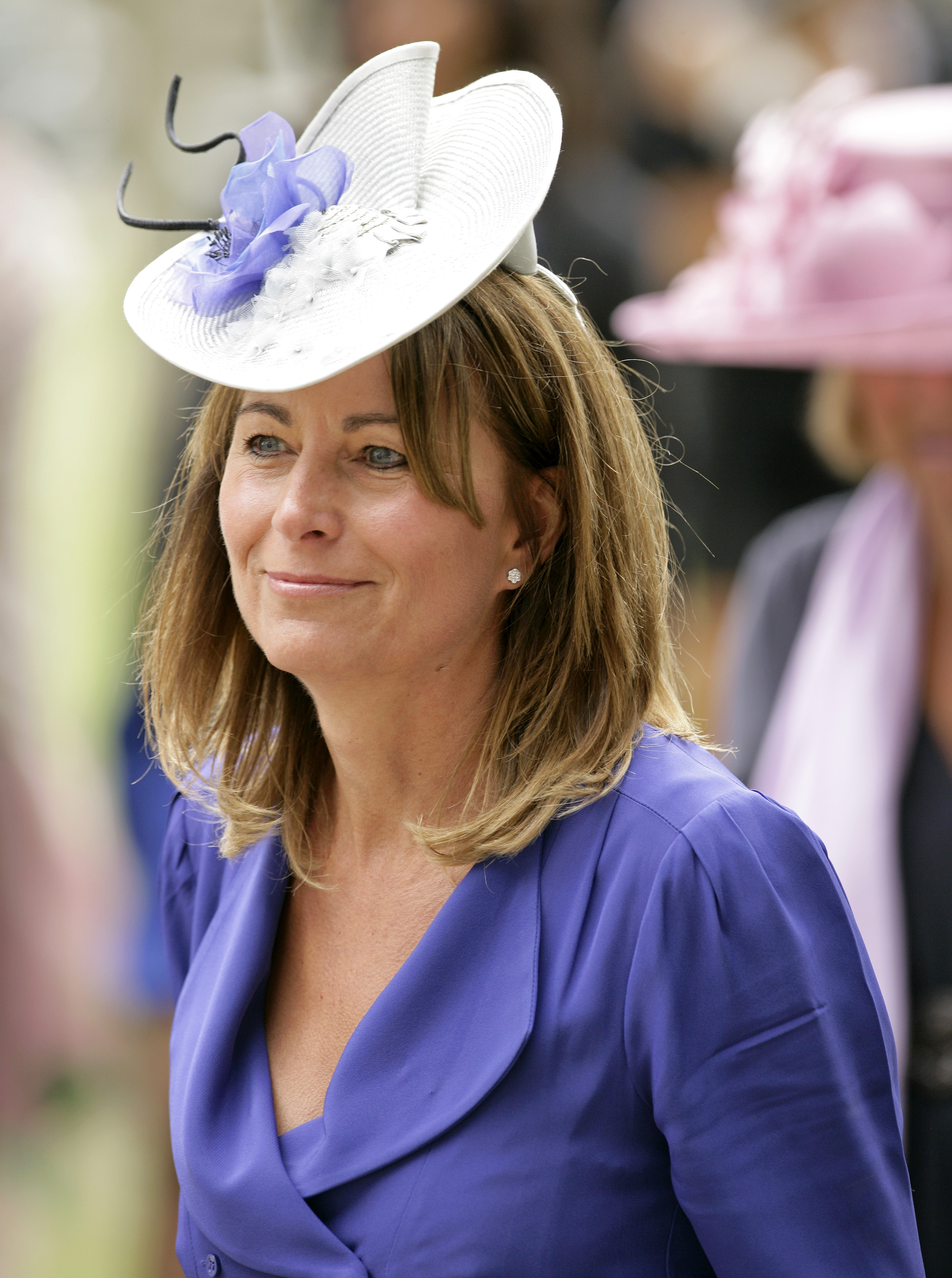 Carole Middleton asiste al quinto día de Royal Ascot en el hipódromo de Ascot, Inglaterra, el 19 de junio de 2010. | Foto: Getty Images