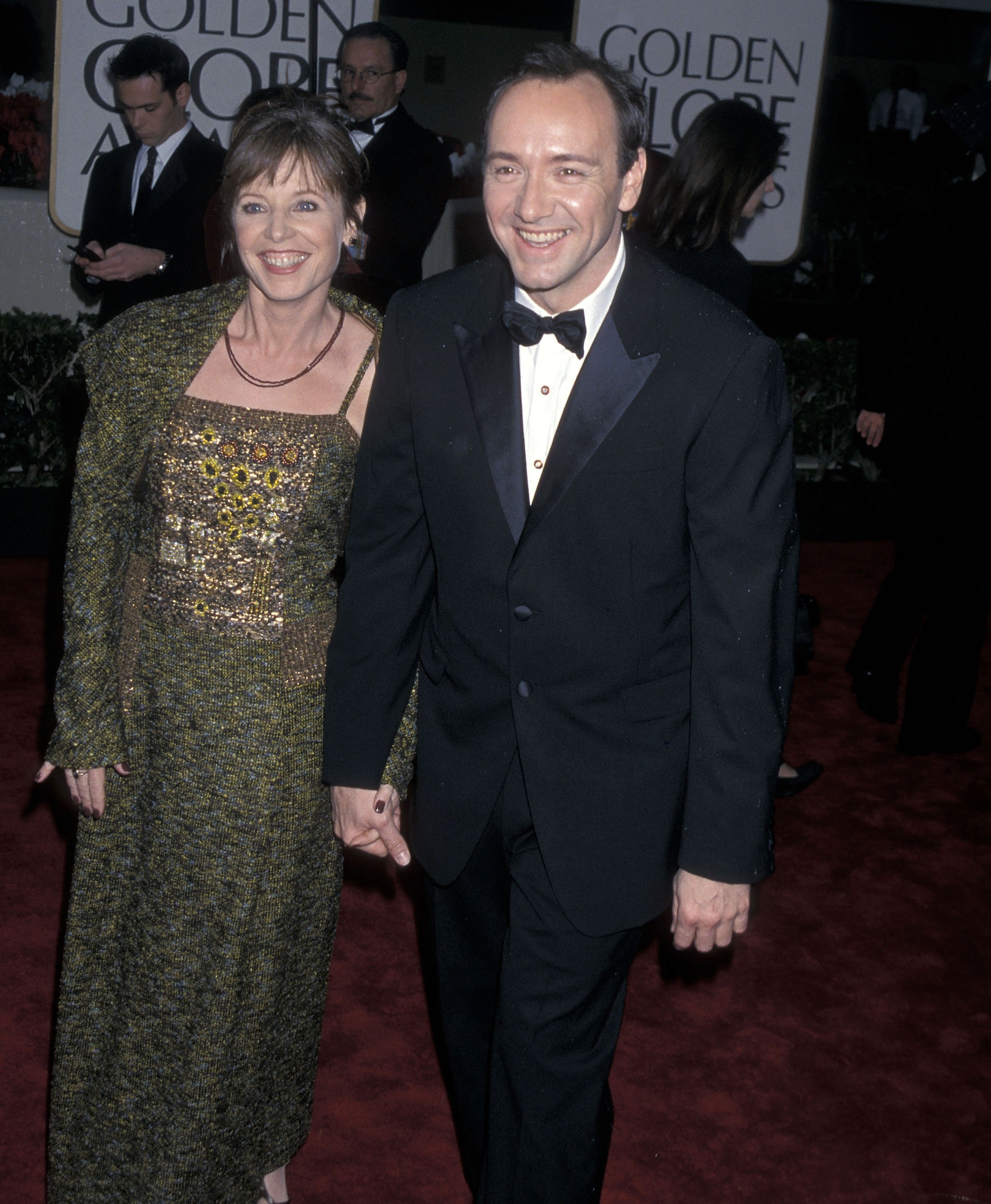Dianne Dreyer y Kevin Spacey asisten a la 57ª edición de los Globos de Oro el 23 de enero de 2000 en el Hotel Beverly Hilton en Beverly Hills, California. | Foto: Getty Images 