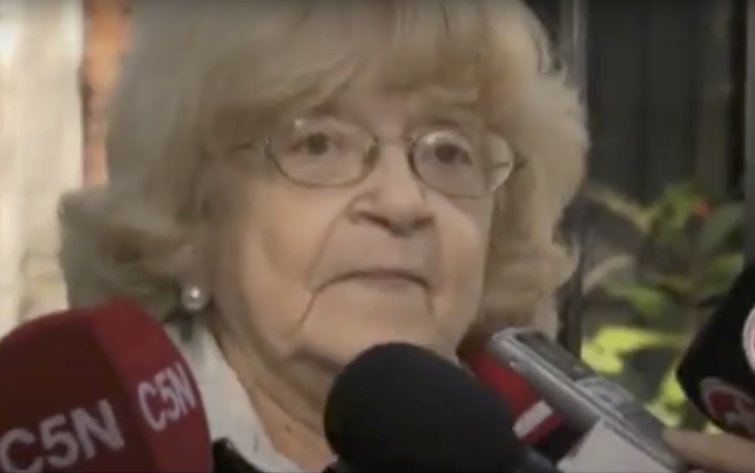 Amalia Damonte durante una entrevista el 15 de marzo de 2013 | Fuente: YouTube/TheTelegraph