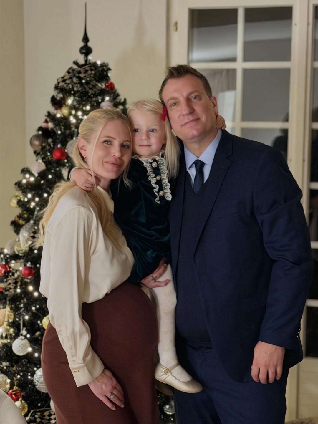 Maxi López celebró la Navidad en Suiza junto a Daniela Christiansson y su hija Elle | Fuente: Instagram/officialmaxilopez