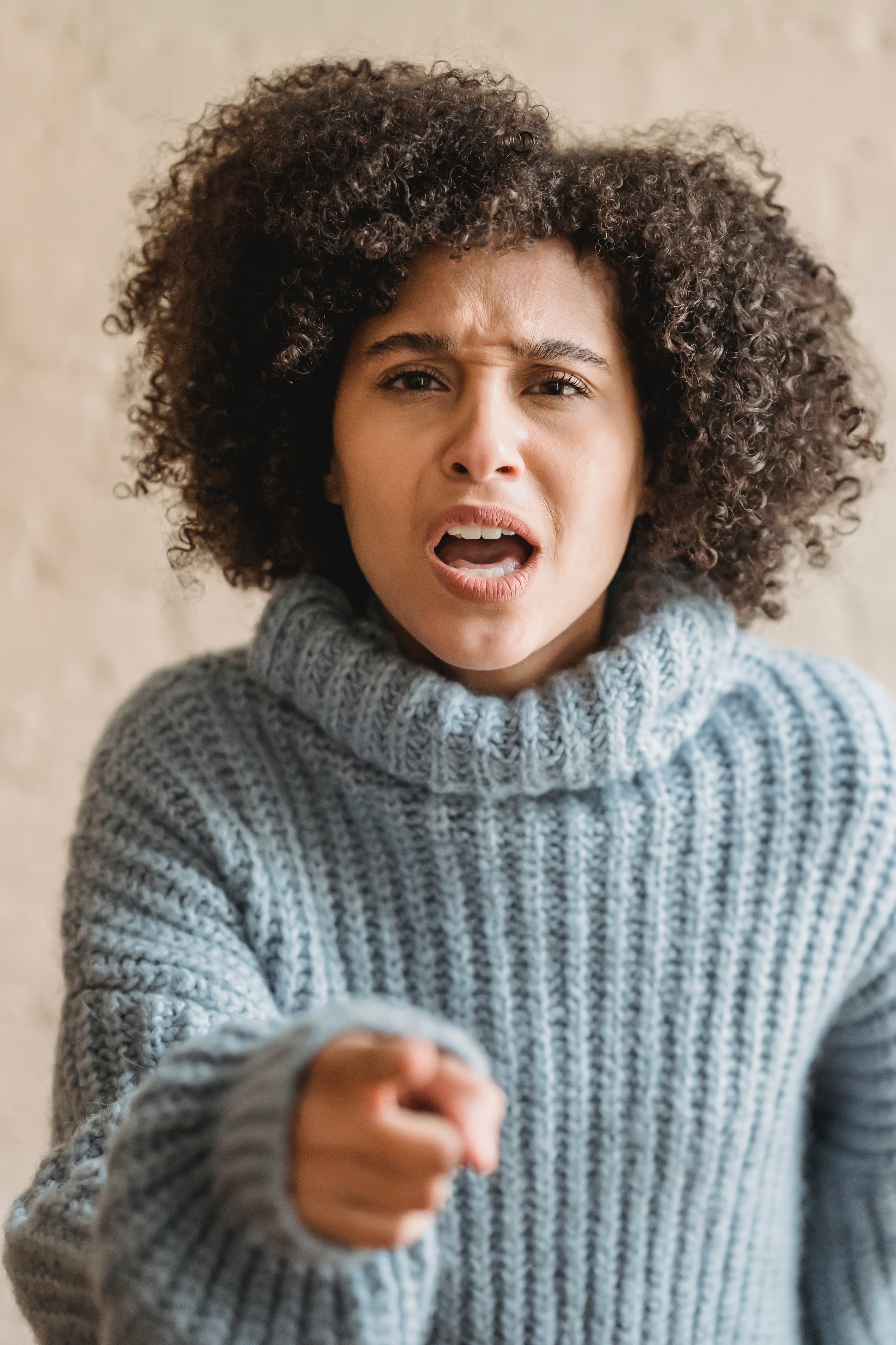 Una mujer enfadada. | Fuente: Pexels