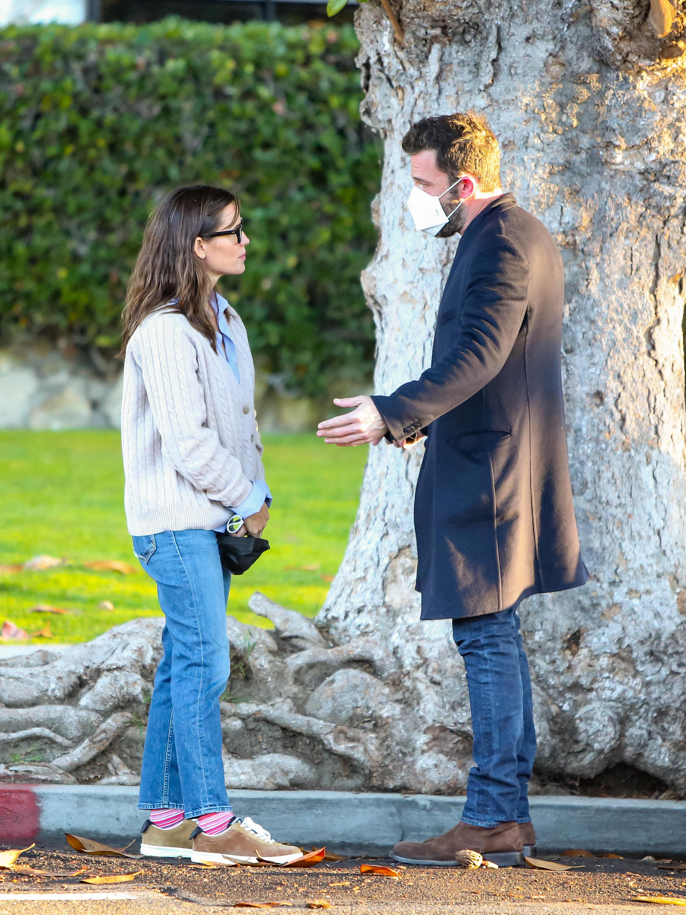 Incluso después de divorciarse, Ben Affleck y Jennifer Garner siguieron viéndose con regularidad mientras criaban a sus tres hijos, y solían reunirse en actividades escolares y celebraciones familiares. | Fuente: Getty Images