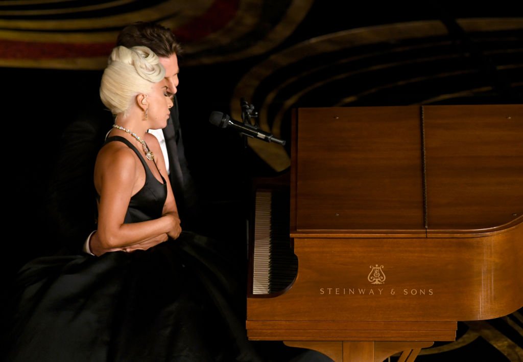 Lady Gaga y Bradley Cooper actúan en el escenario durante la 91ª edición de los Premios Anuales de la Academia.| Fuente: Getty Images