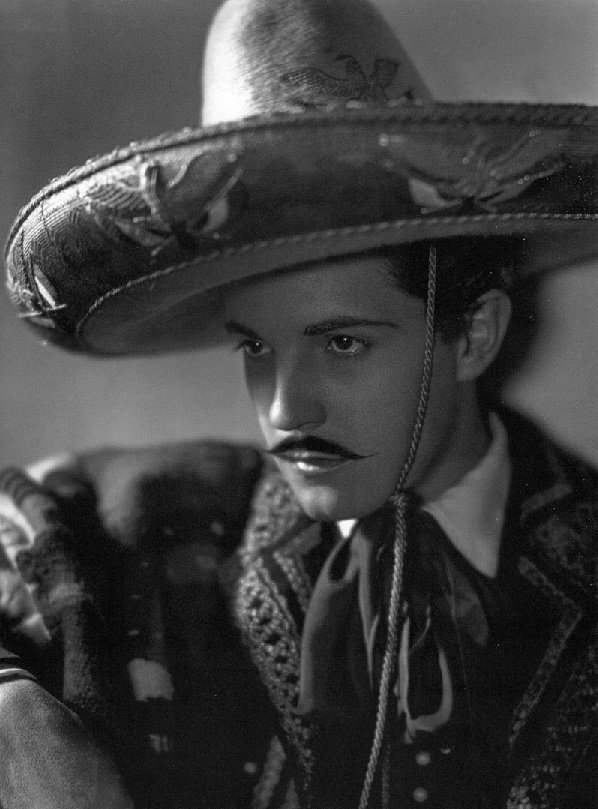 Imagen promocional del actor mexicano Ramón Novarro. | Foto: Wikimedia Commons Images