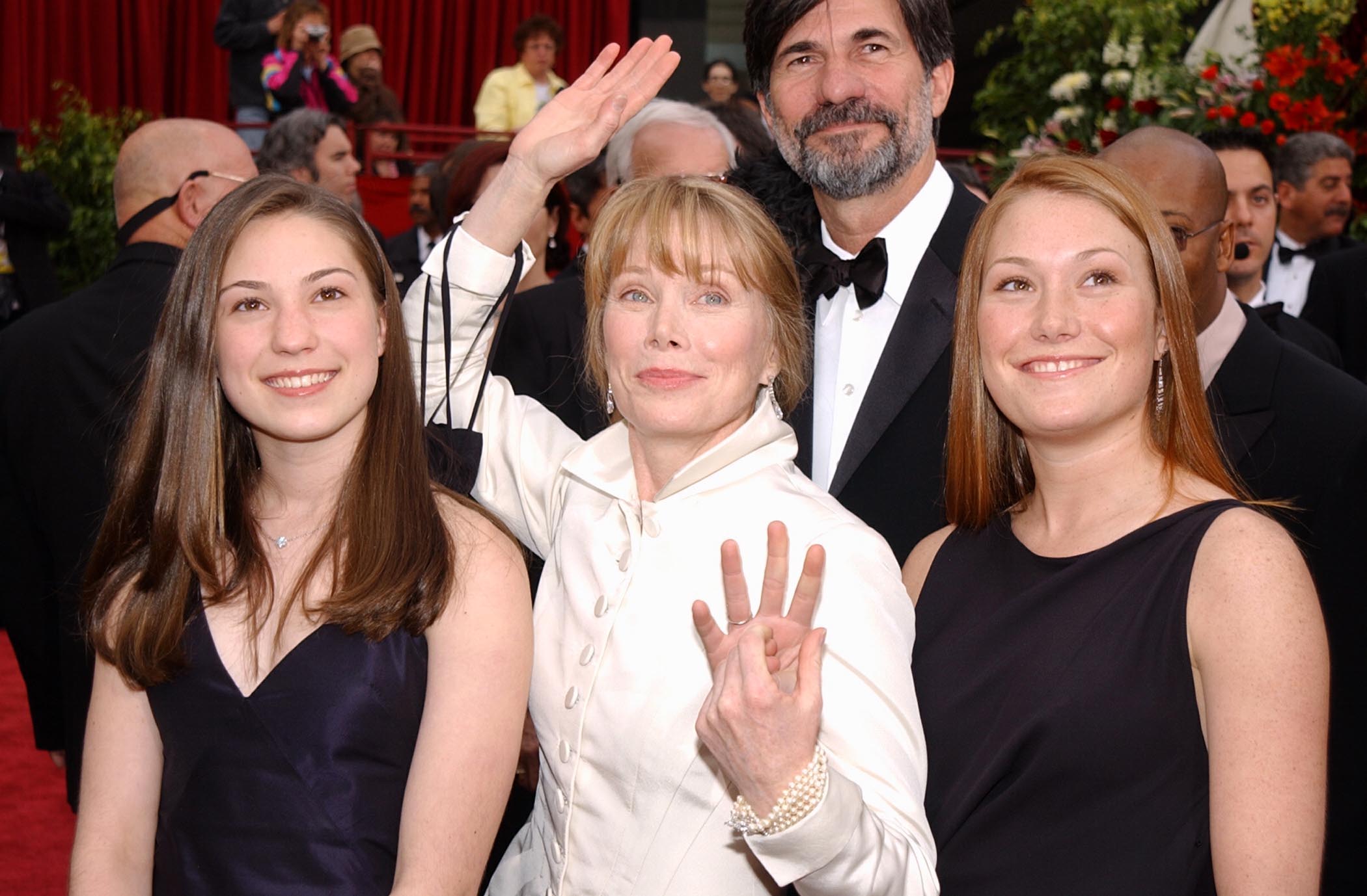 Madison Fisk, Sissy Spacek, Jack Fisk y Schuyler Fisk en los 74 Premios Anuales de la Academia el 24 de marzo de 2002. | Fuente: Getty Images