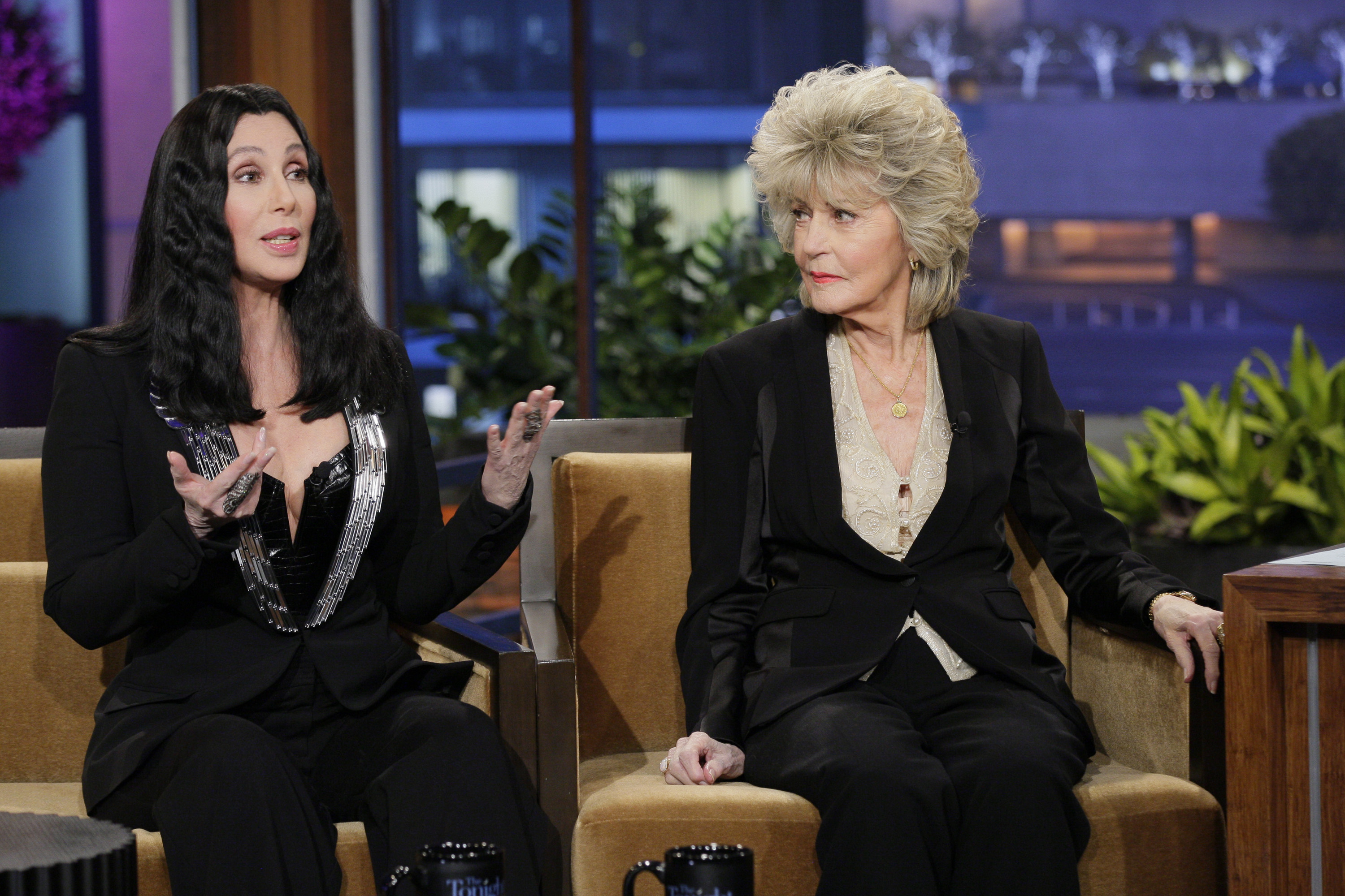 Cher y Georgia Holt aparecen en "The Tonight Show with Jay Leno" el 30 de abril de 2013 | Fuente: Getty Images