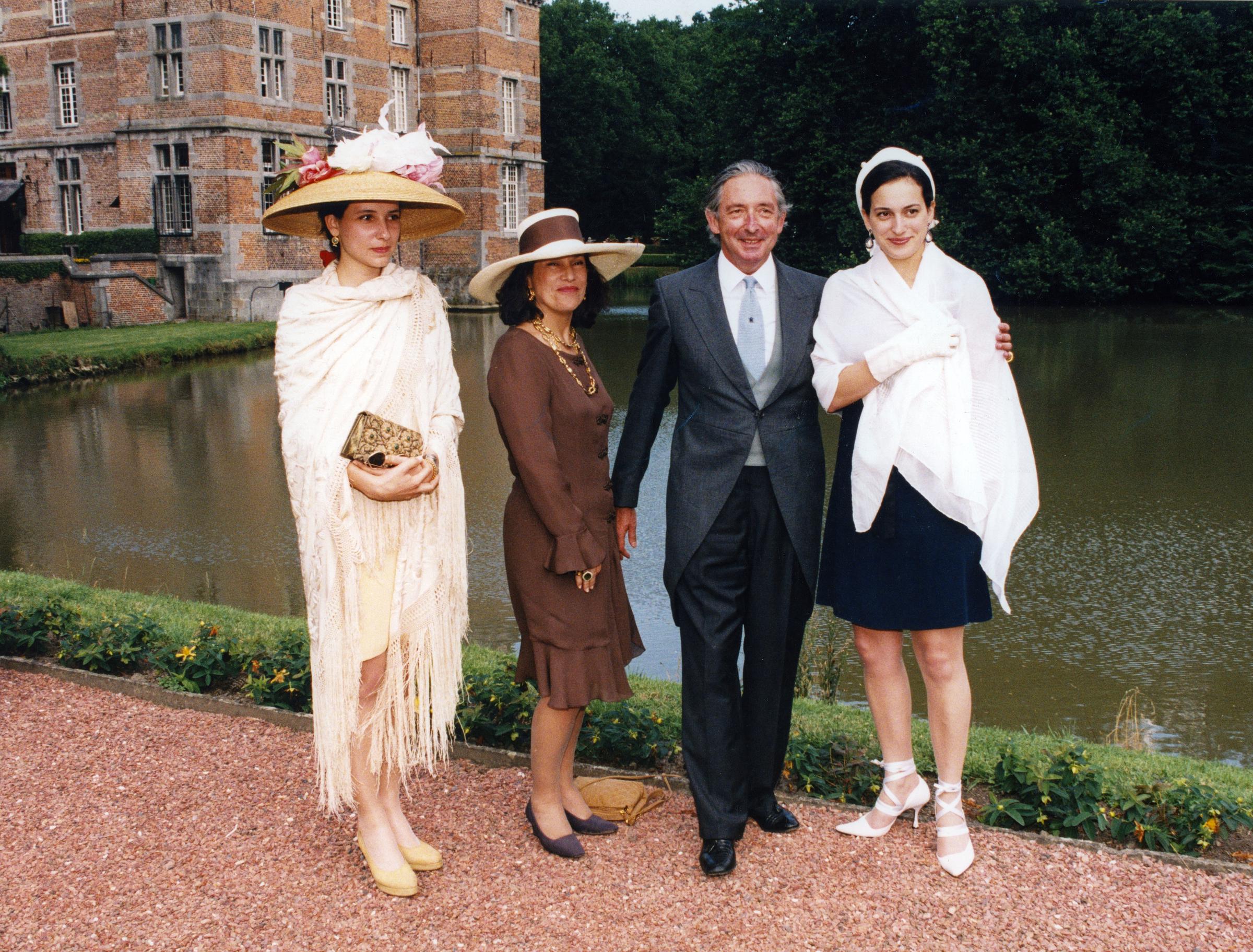 La Princesa Alexandra, Marina Karella, el Príncipe Michael y la Princesa Olga en la boda de Bruno de Limburgo-Stirum y Christine de Lannoy en el Chateau d'Anvaing en Bélgica el 22 de julio de 1995 | Fuente: Getty Images