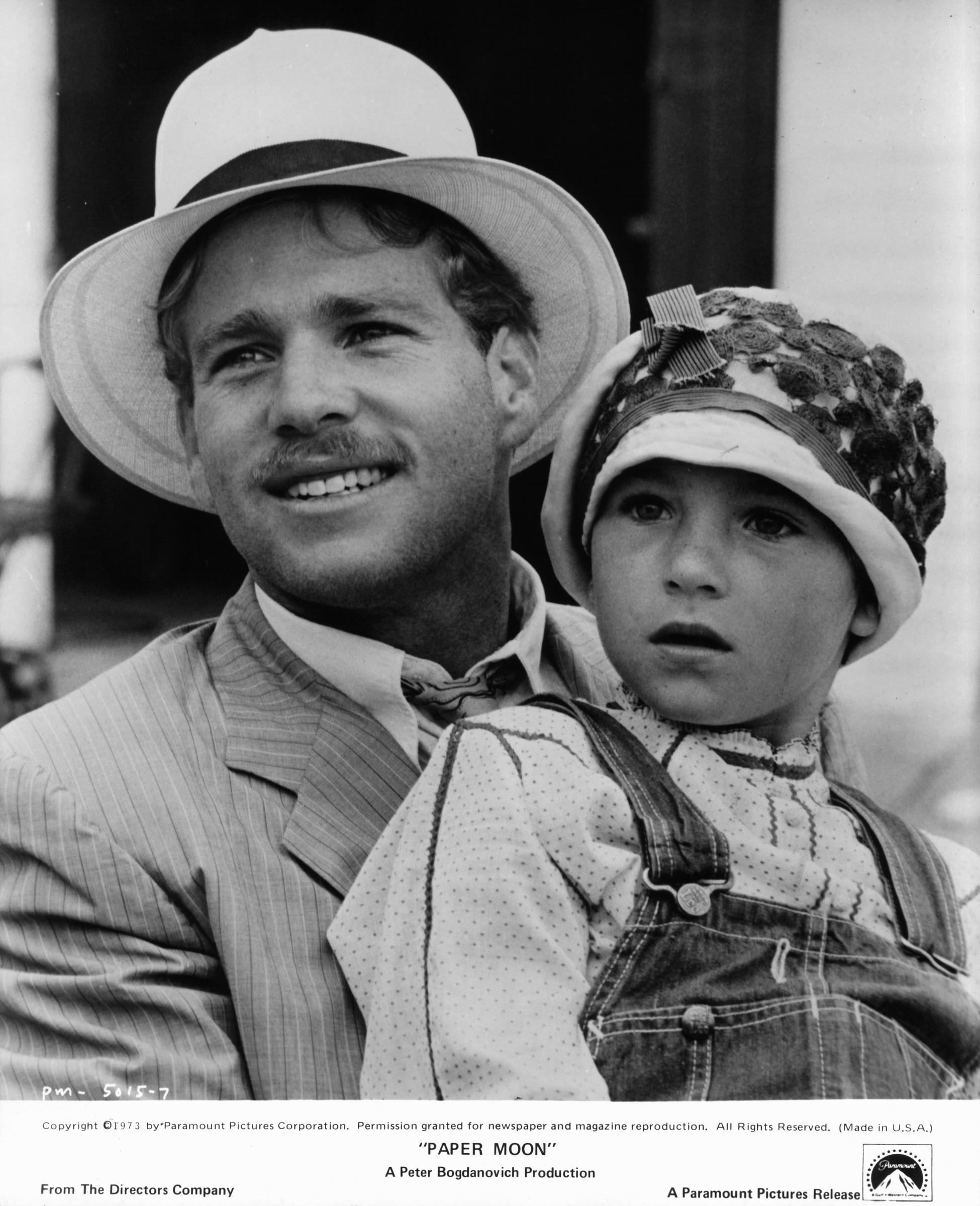 La estrella infantil y su padre en una escena de la película de 1973 "Paper Moon" | Fuente: Getty Images