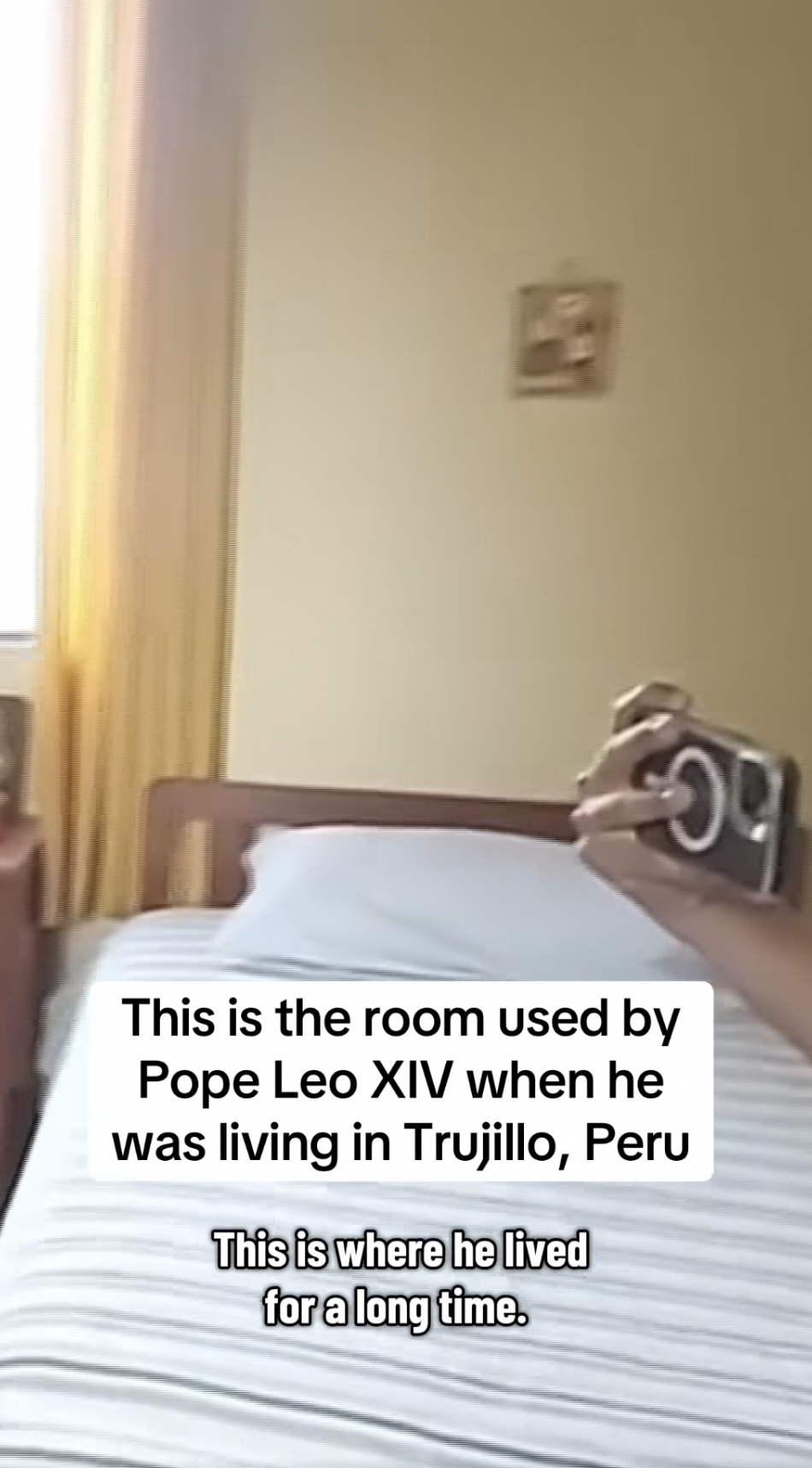 Habitación del papa León XIV en Trujillo, Perú, de un vídeo fechado el 9 de mayo de 2025. | Fuente: Facebook/CBS News