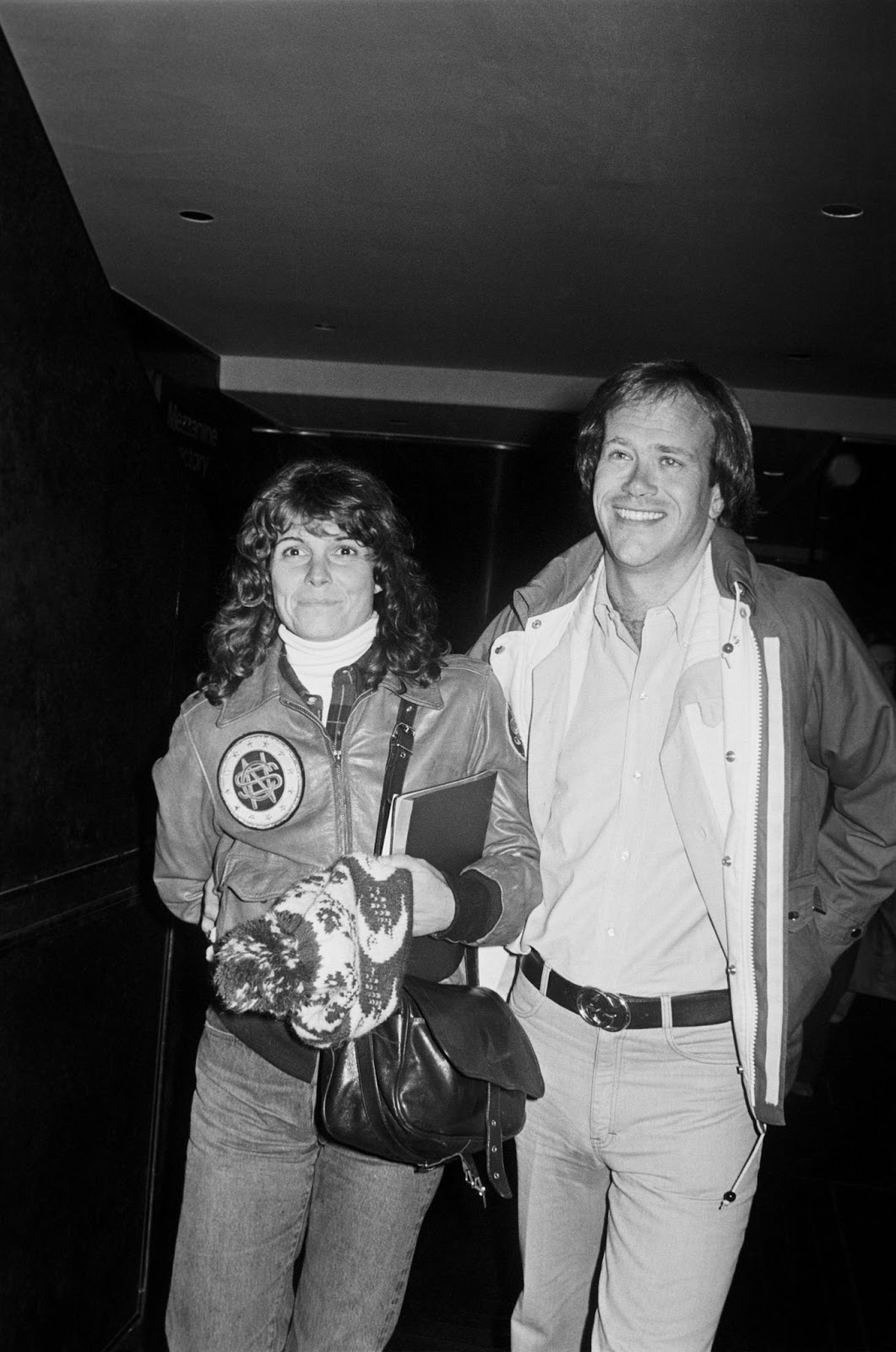 La famosa actriz y Dick Ebersol fotografiados en Nueva York, hacia 1970 | Fuente: Getty Images