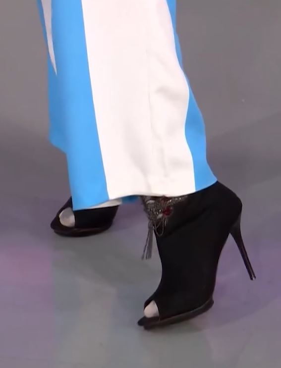 Los zapatos con los que Moria Casán completó el look mundialista | Fuente: Instagram/lamanianaconmoria