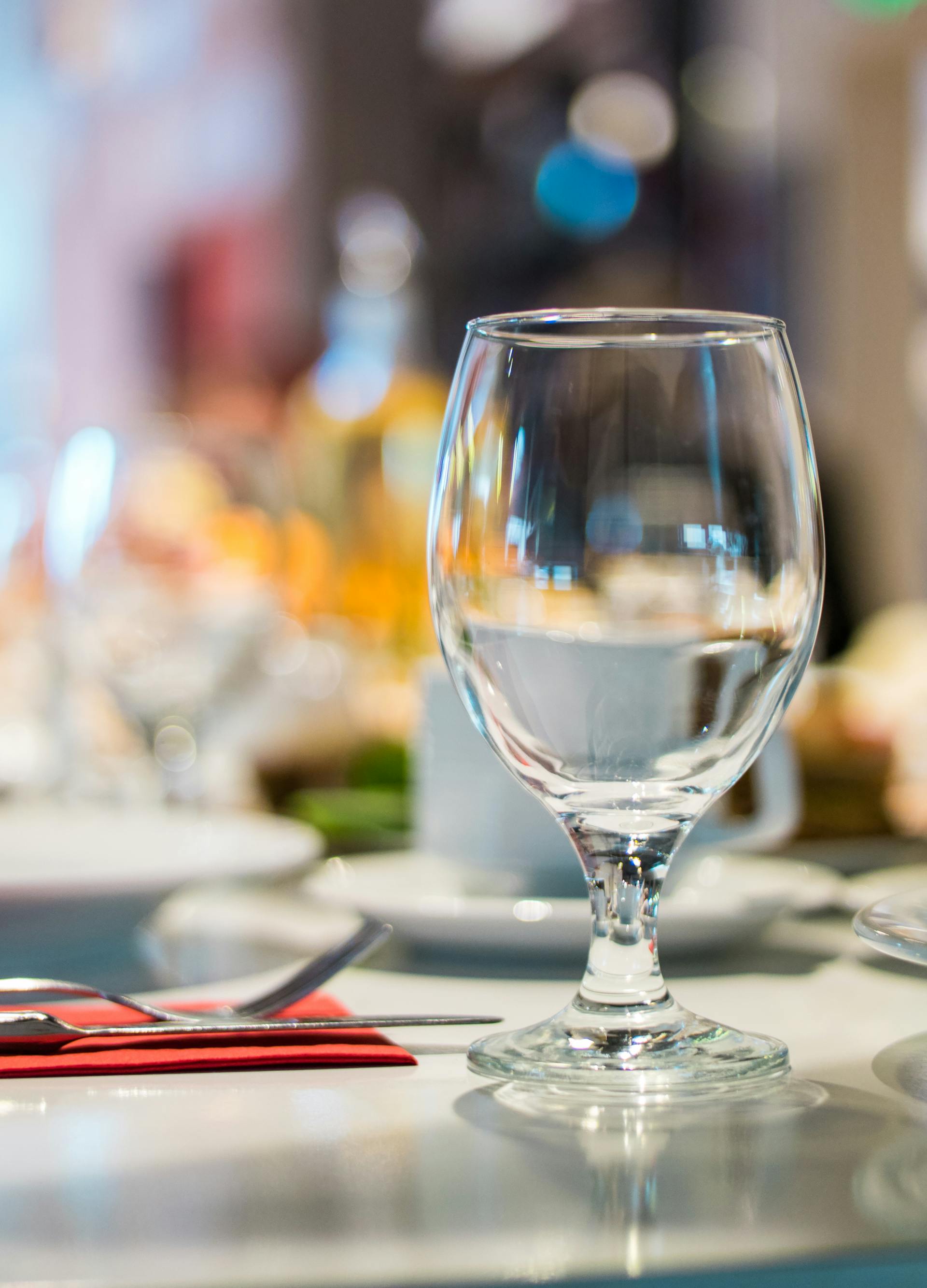 Un vaso sobre una mesa | Fuente: Pexels