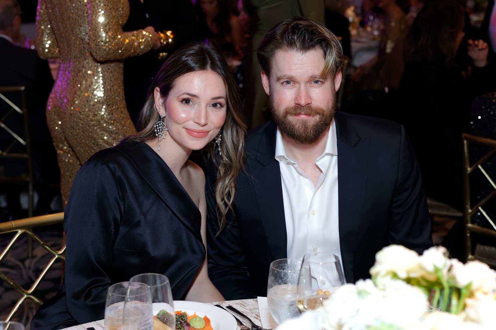 Camelia Somers y Chord Overstreet en "An Unforgettable Evening at Beverly Wilshire" el 16 de marzo de 2023, en Beverly Hills, California. | Fuente: Getty Images