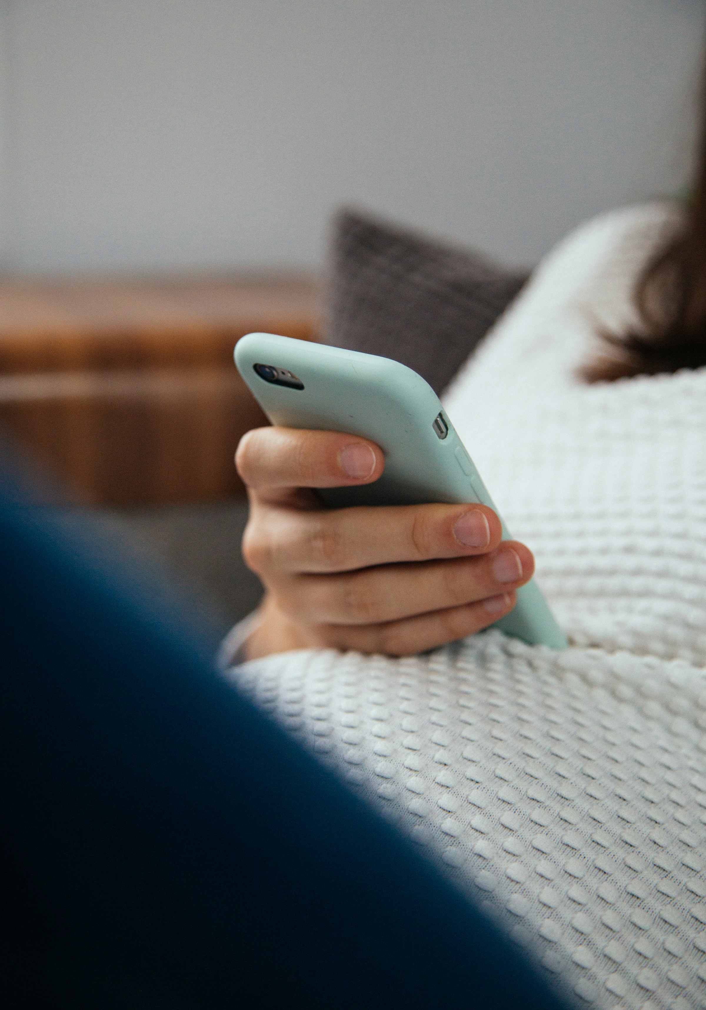 Una mujer al teléfono | Fuente: Unsplash