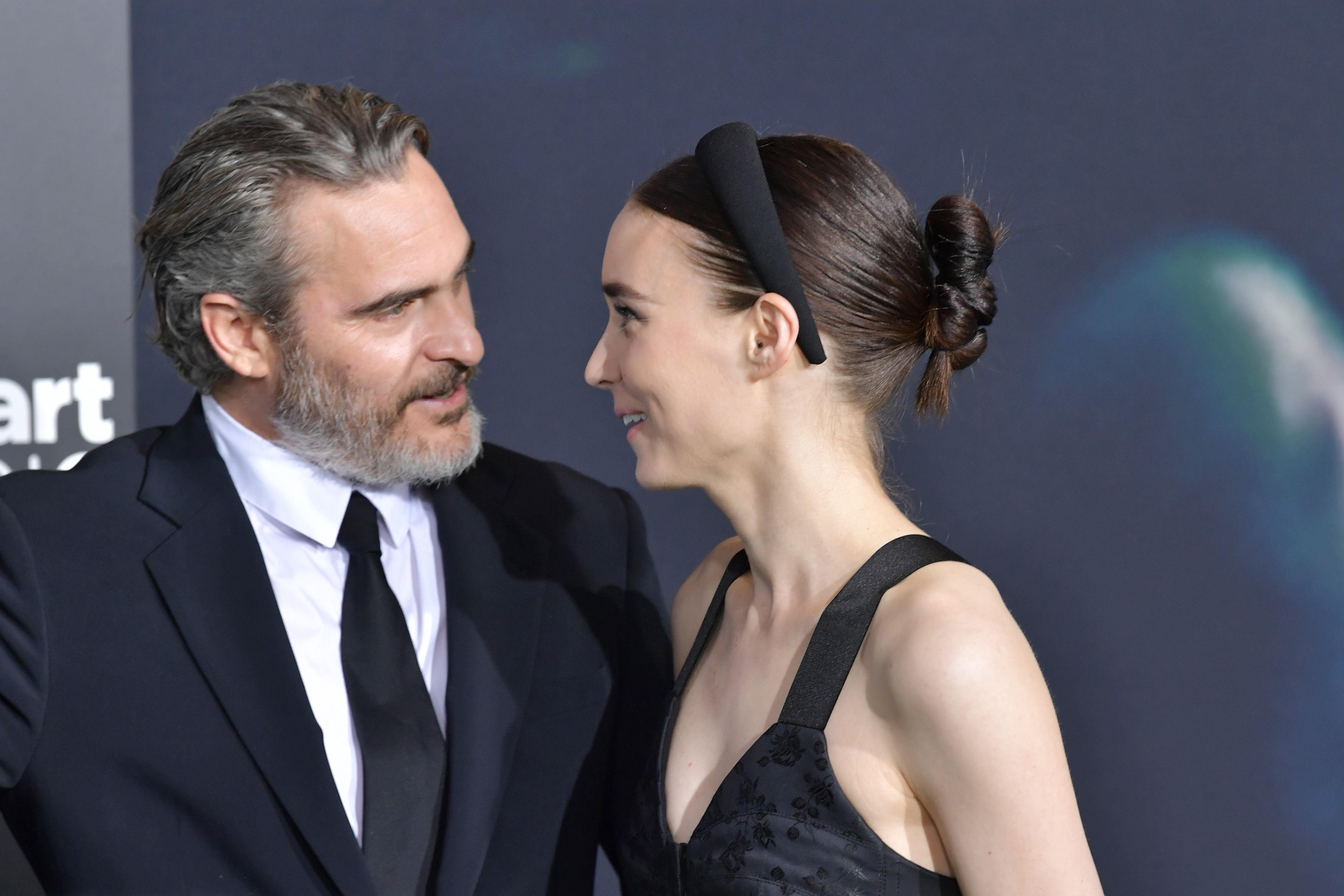 Joaquin Phoenix y Rooney Mara en el estreno de "Joker" en Hollywood, California, el 28 de septiembre de 2019 | Fuente: Getty Images