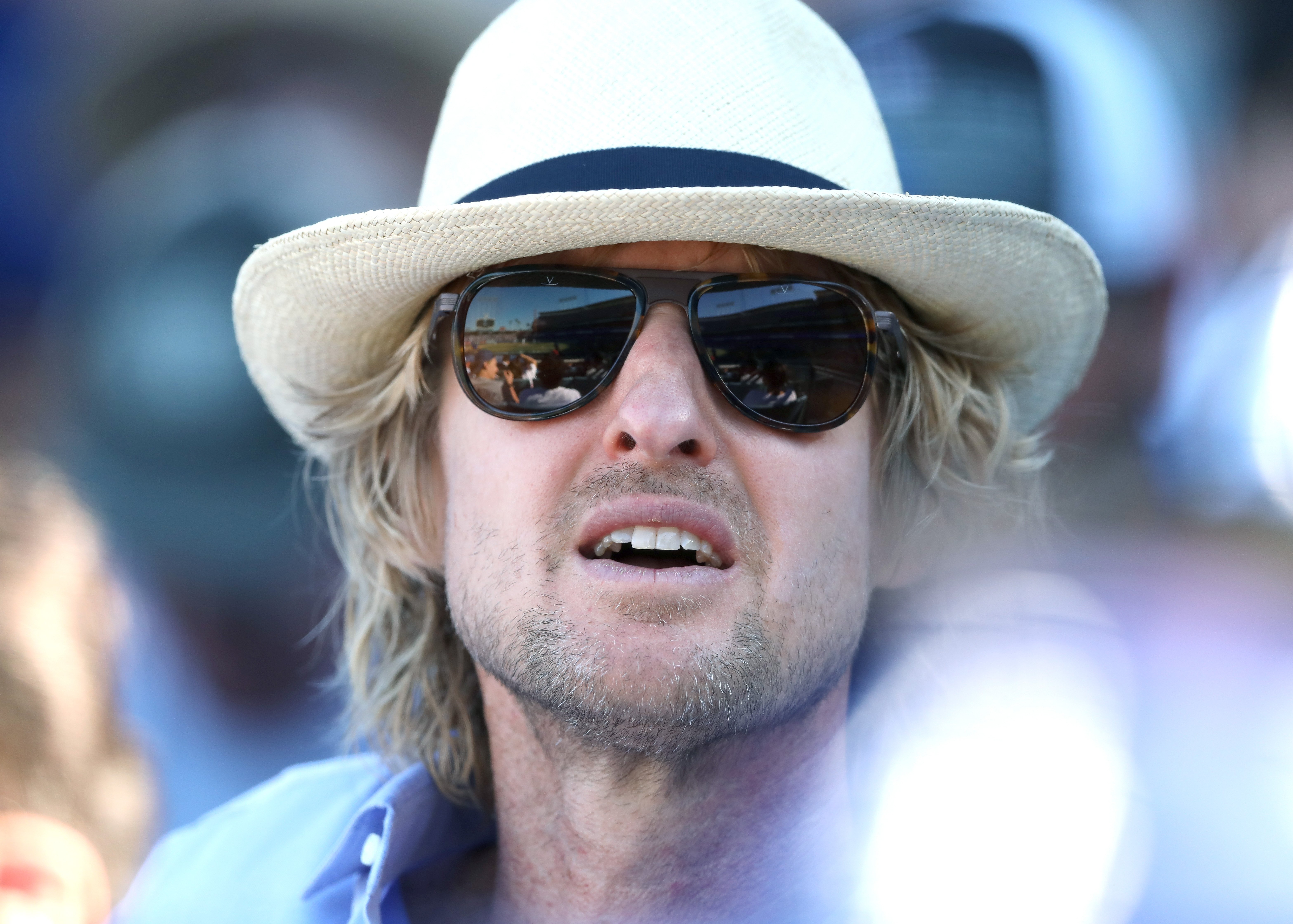 Owen Wilson asiste a un juego de Los Angeles Dodgers por la League Championship Series - Milwaukee Brewers vs. Los Angeles Dodgers - Quinto Juego en el estadio de los Dodgers el 17 de octubre de 2018, en Los Angeles, California. | Foto: Getty Images