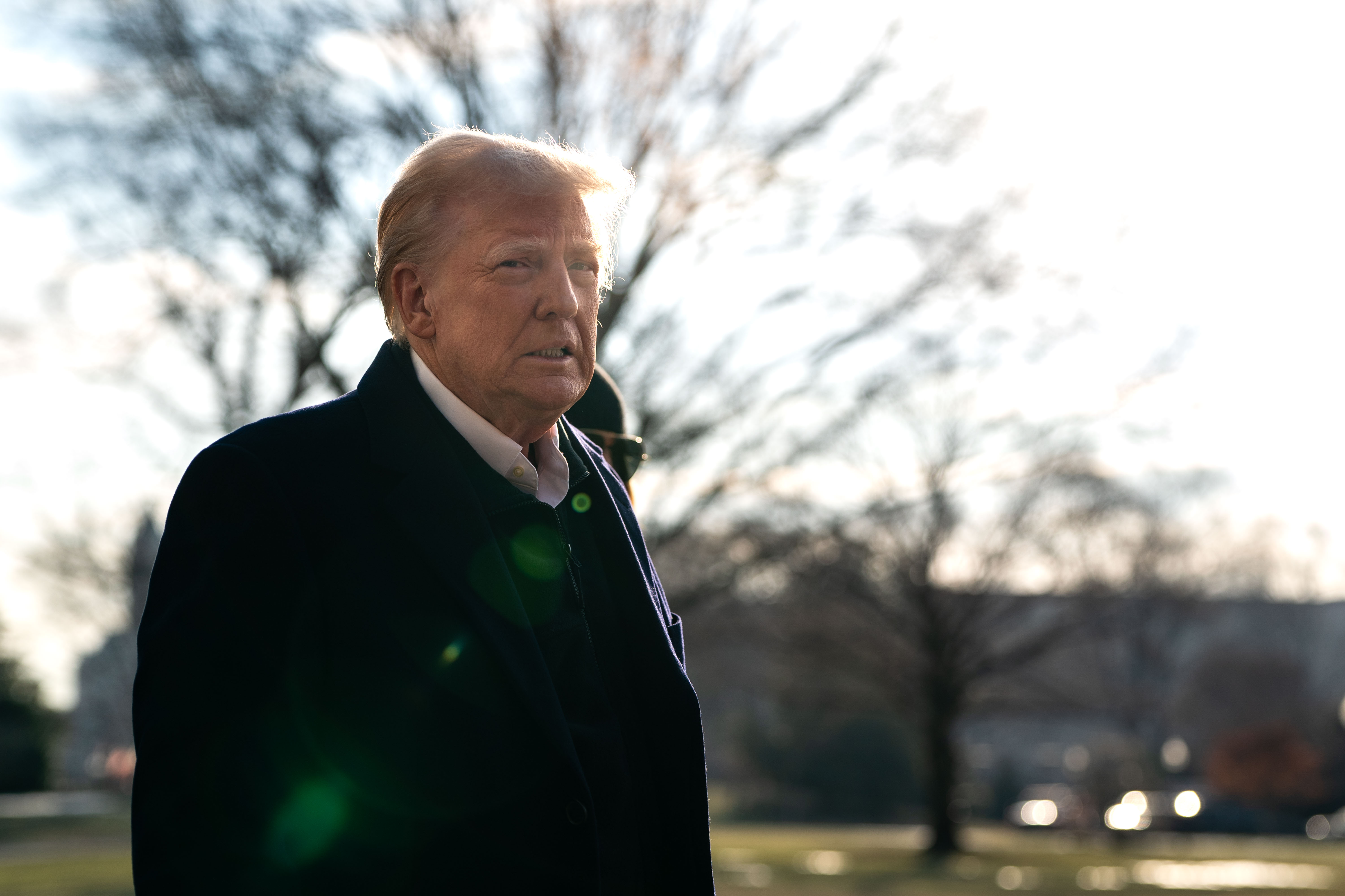 Donald Trump se dirige a la prensa en Washington, D.C., el 24 de enero de 2025. | Fuente: Getty Images