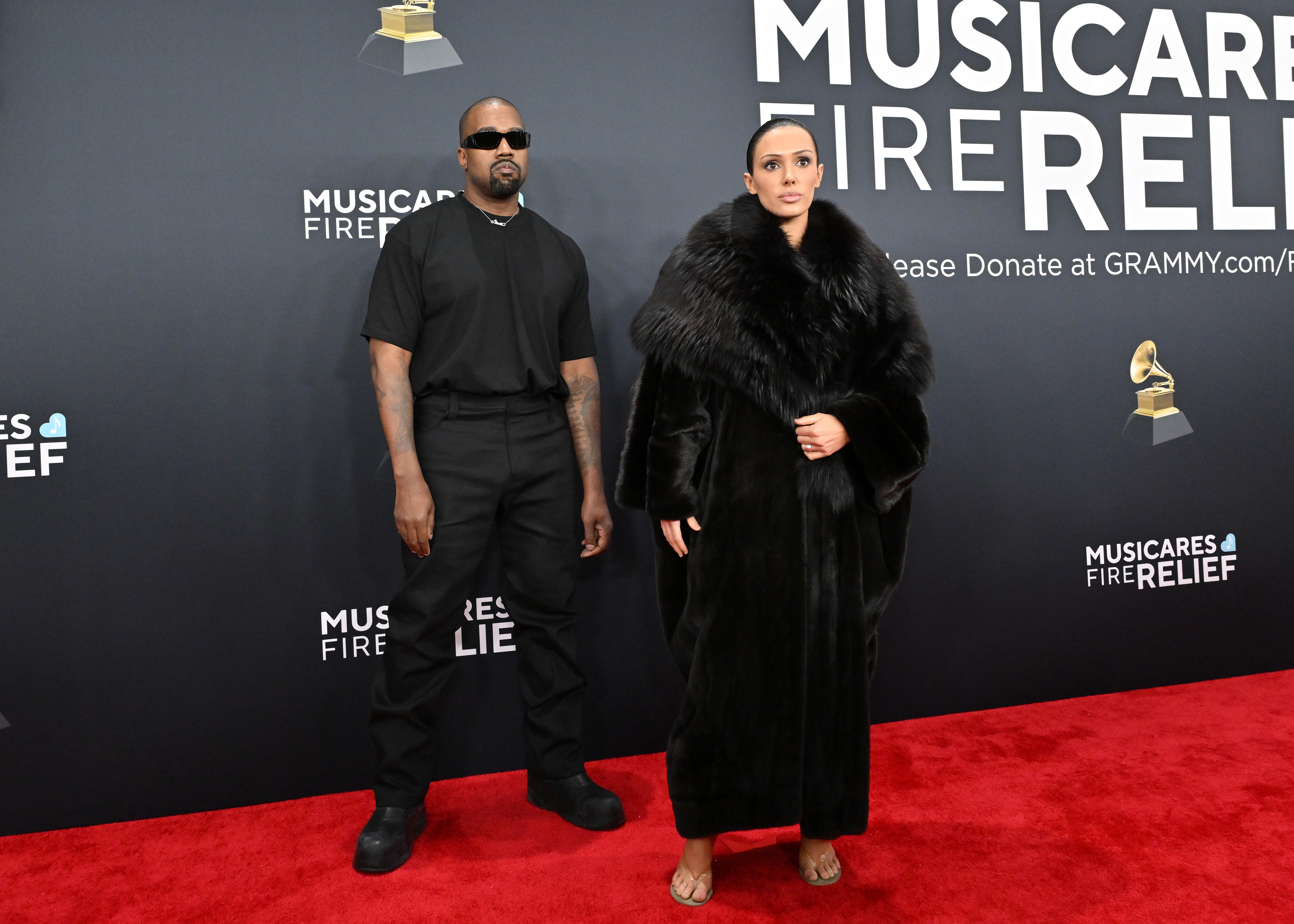 Kanye West y Bianca Censori en la alfombra roja de la 67 edición de los Grammy | Fuente: Getty Images